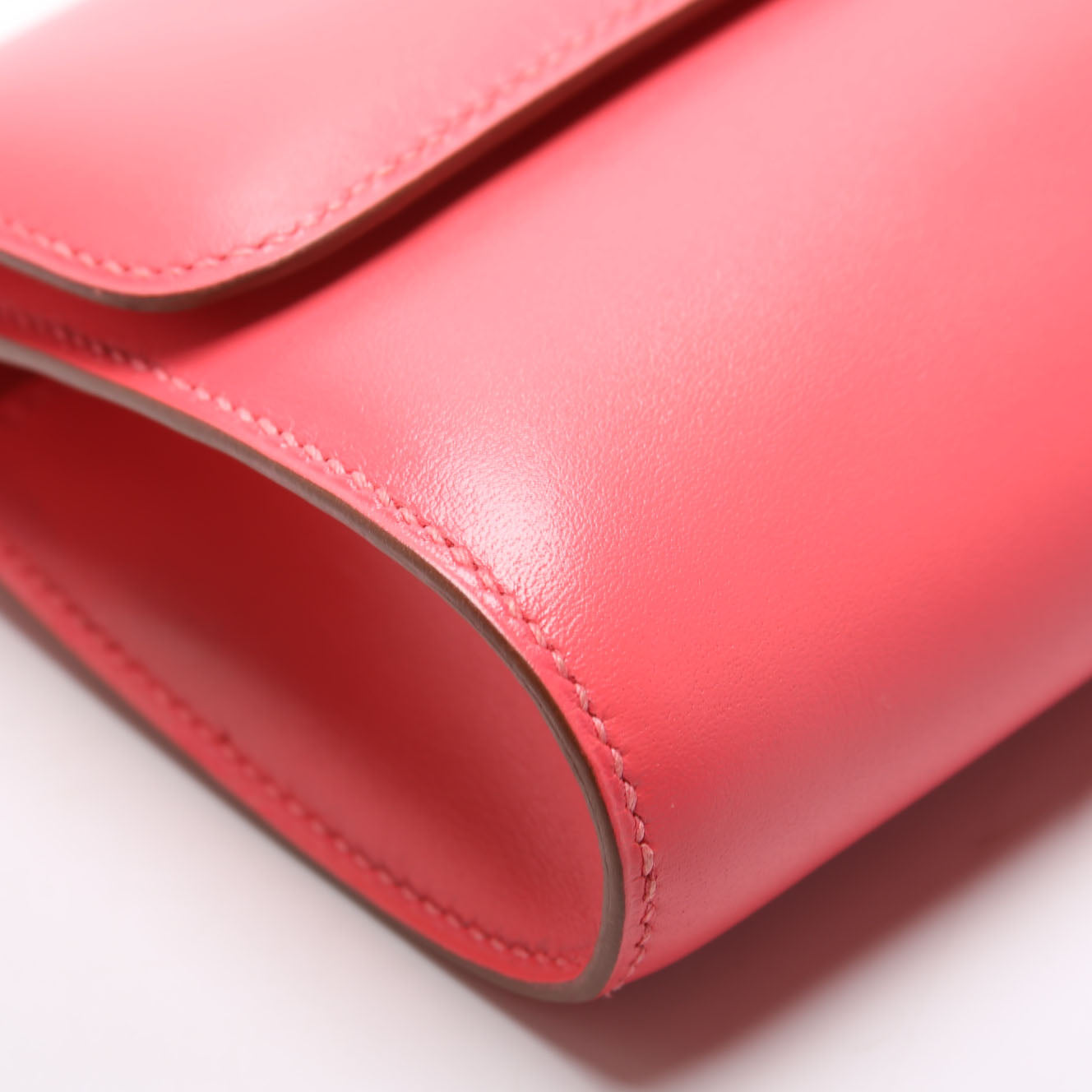 Egee Clutch Pink
