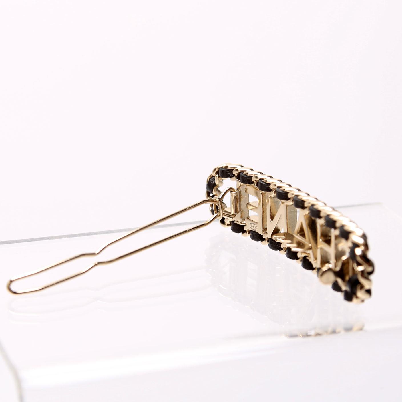 Allure Logo Hair Clip Black/Gold