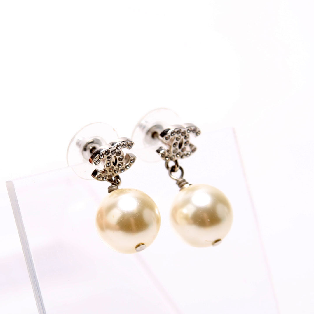 Crystal CC Pearl Drop Earrings Pearl/Silver