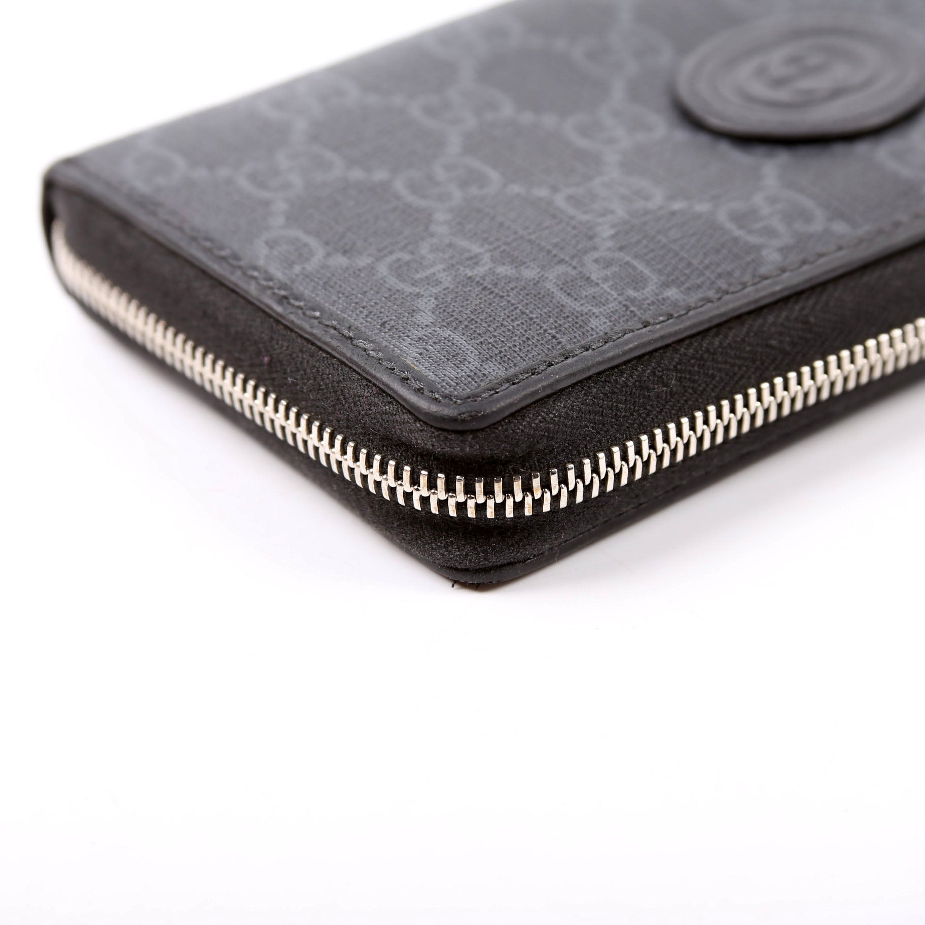 673003 Interlocking GG Supreme Zip Around Wallet Black