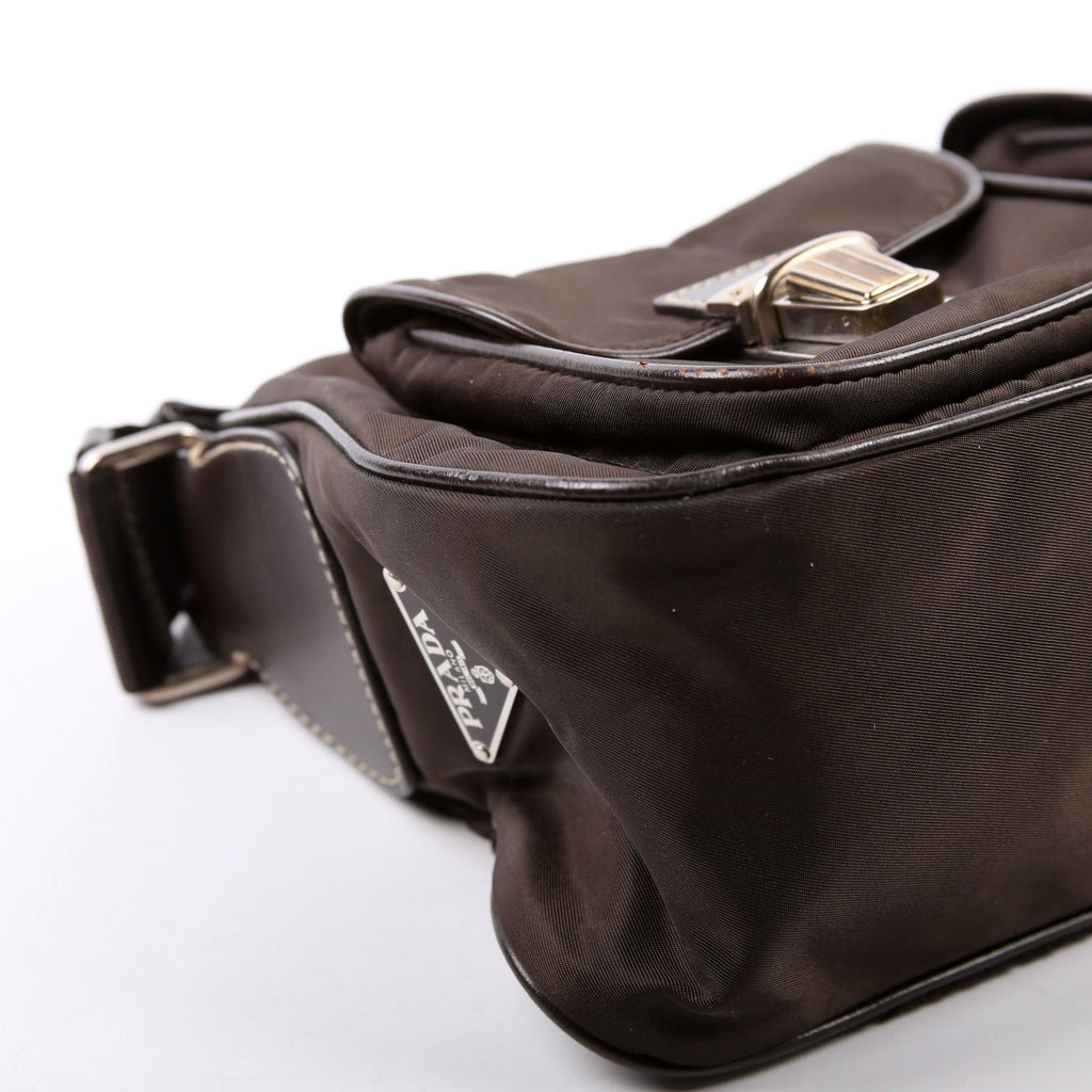 Nylon Double Pocket Shoulder Bag Vintage Brown