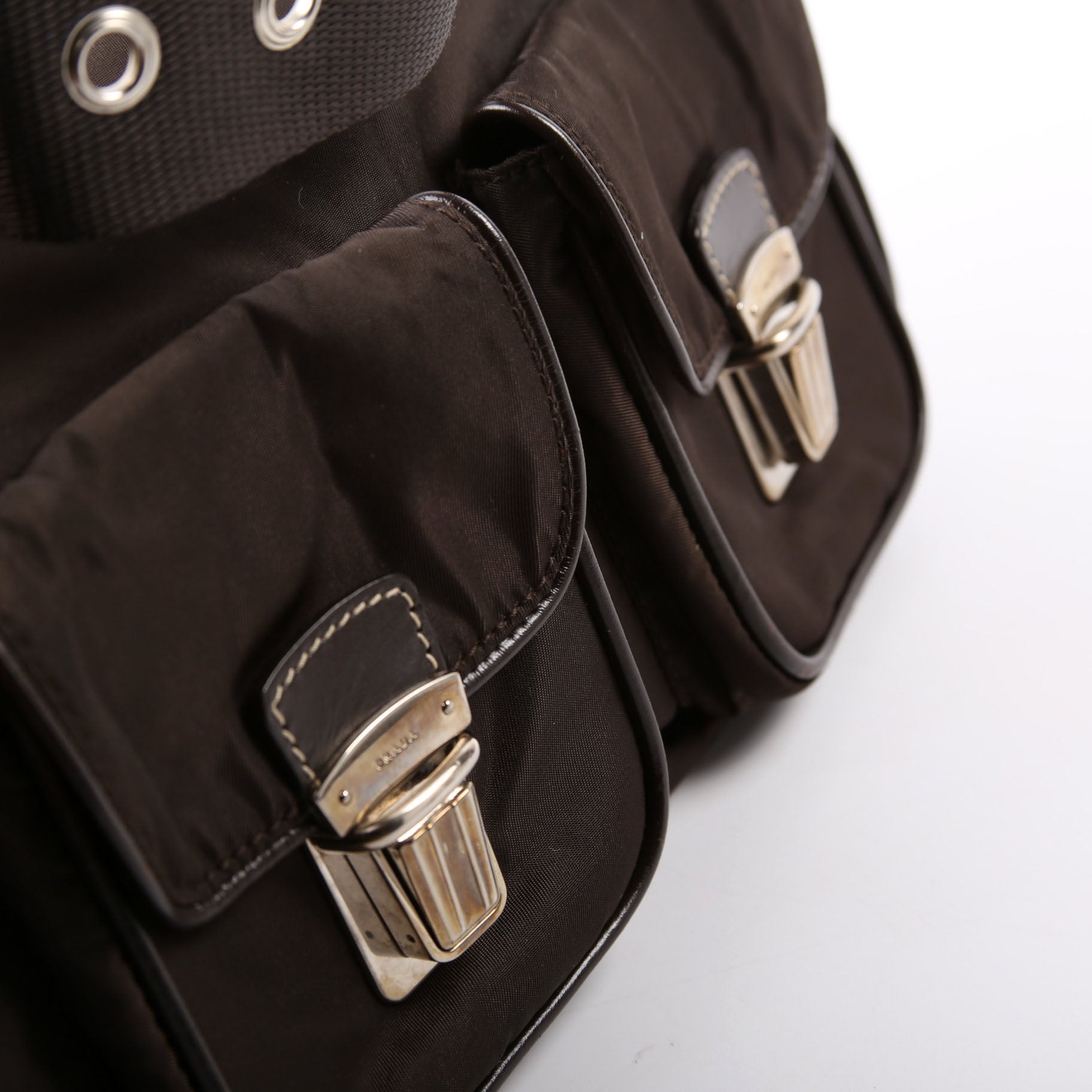 Nylon Double Pocket Shoulder Bag Vintage Brown