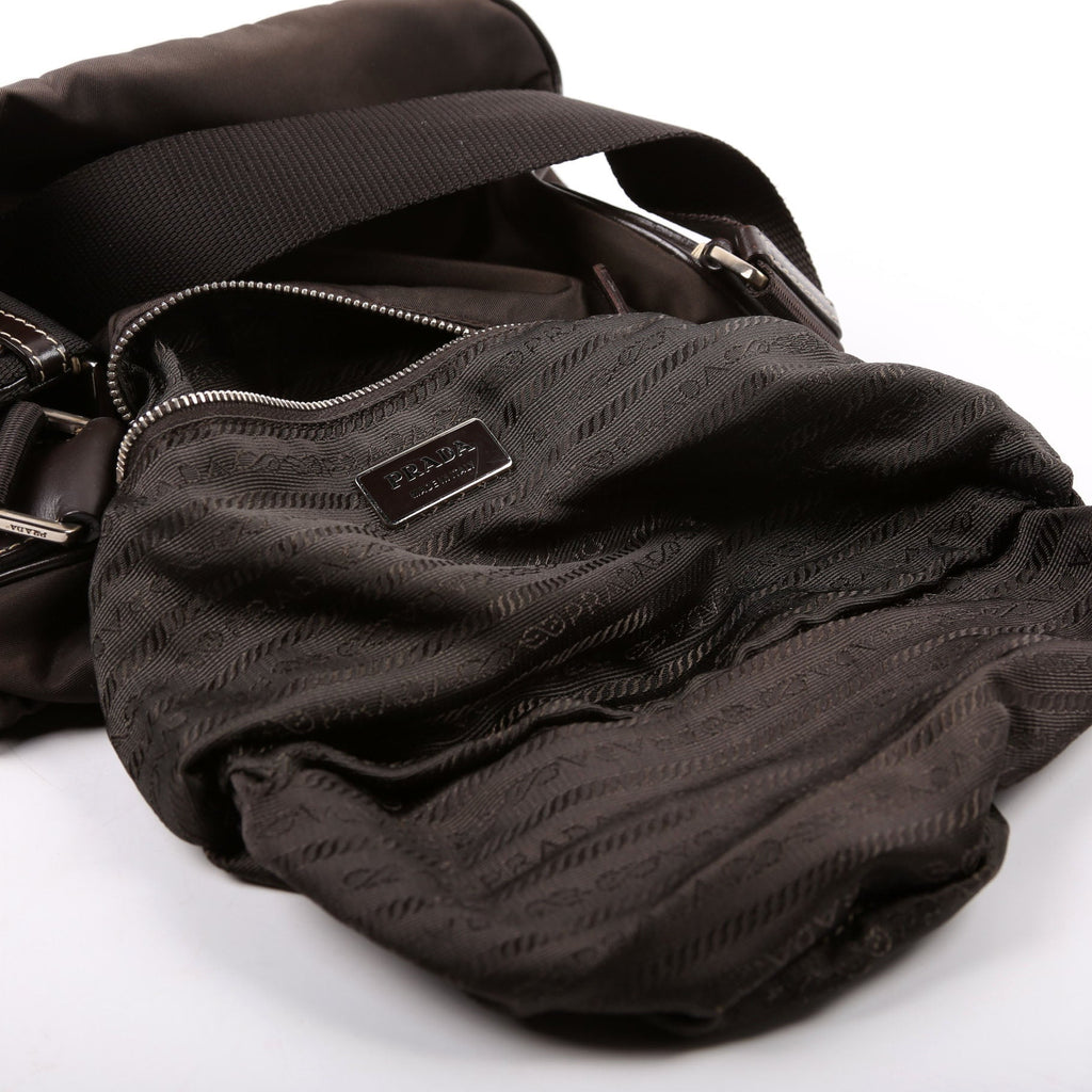 Nylon Double Pocket Shoulder Bag Vintage Brown