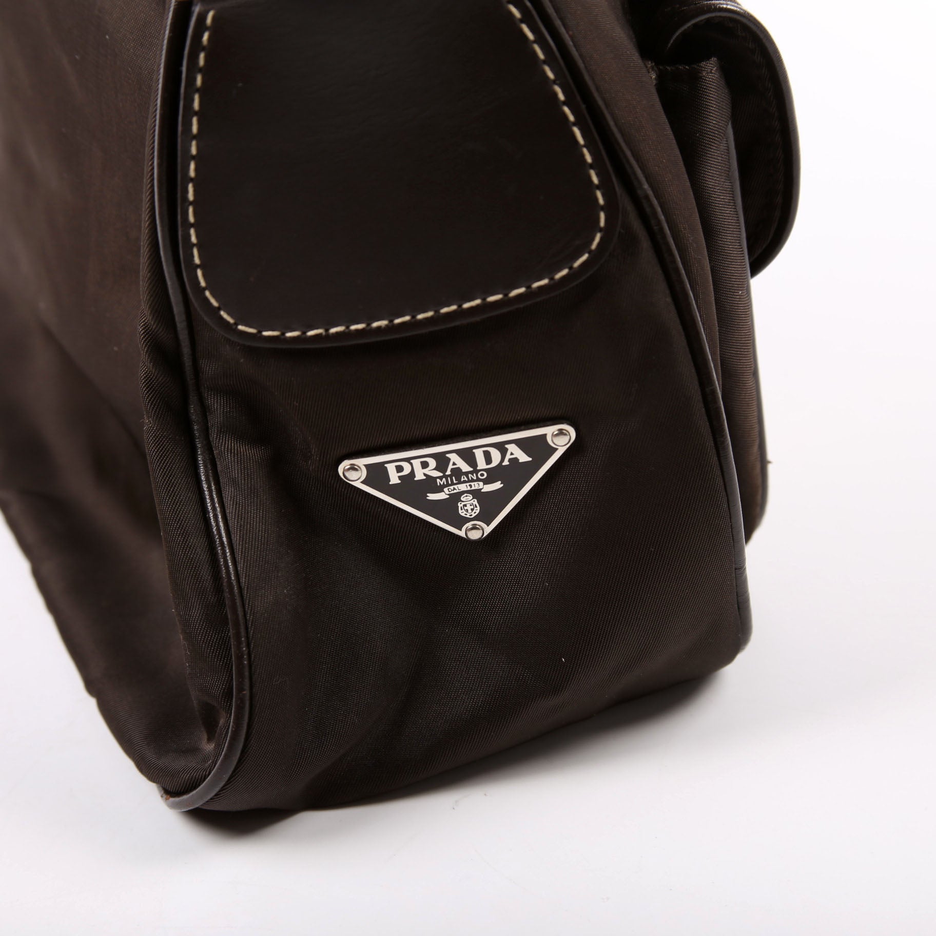 Nylon Double Pocket Shoulder Bag Vintage Brown
