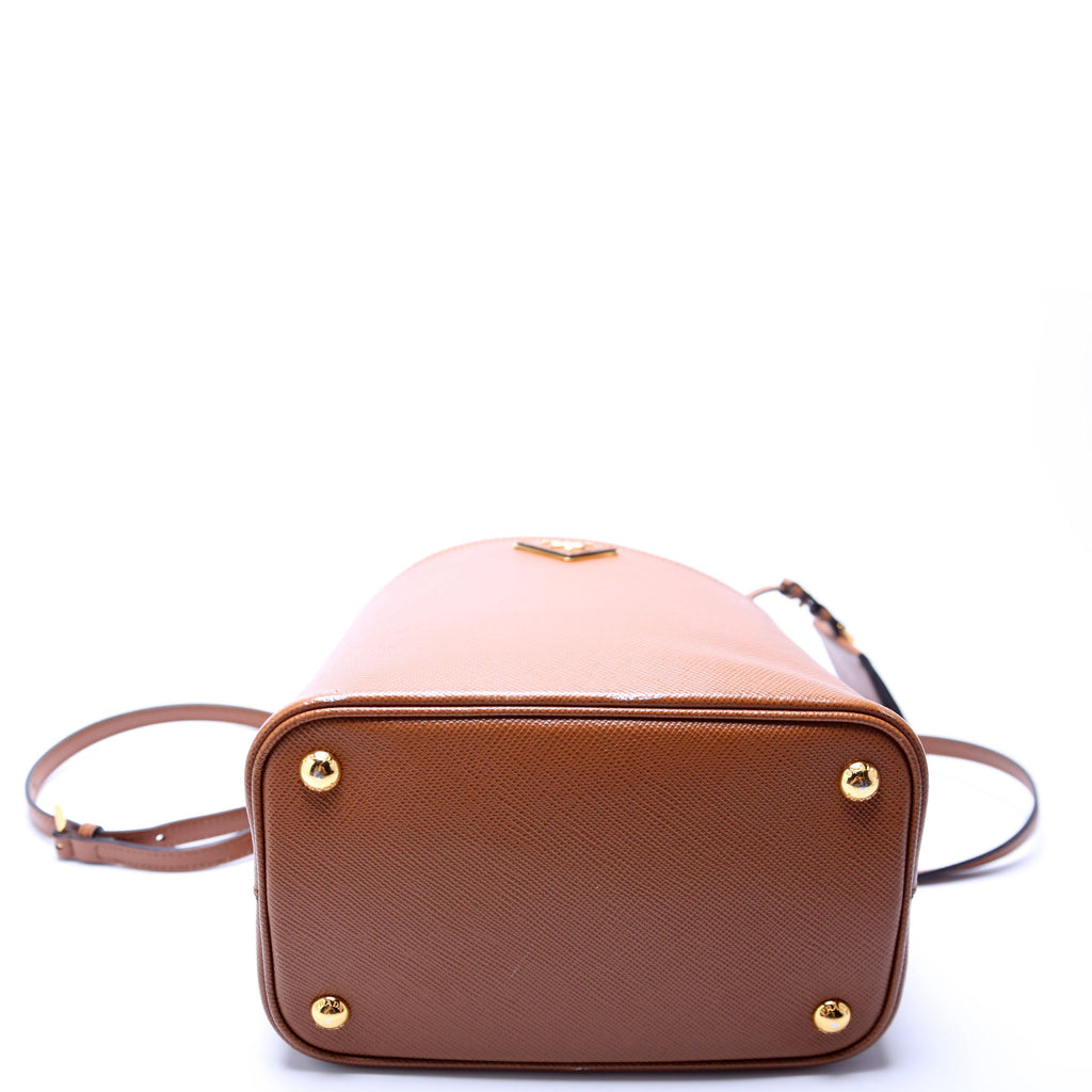 1BA212 Saffiano Cuir Medium Panier Bag Brown