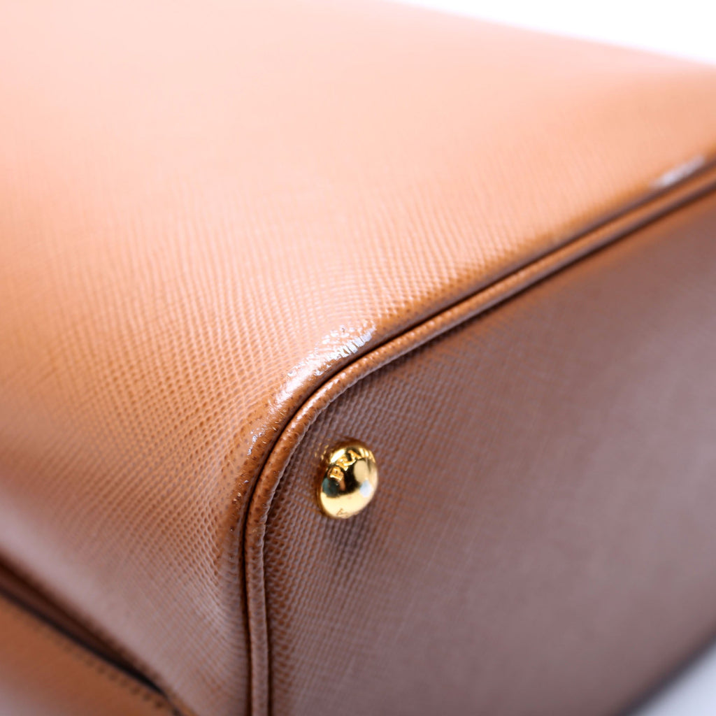 1BA212 Saffiano Cuir Medium Panier Bag Brown