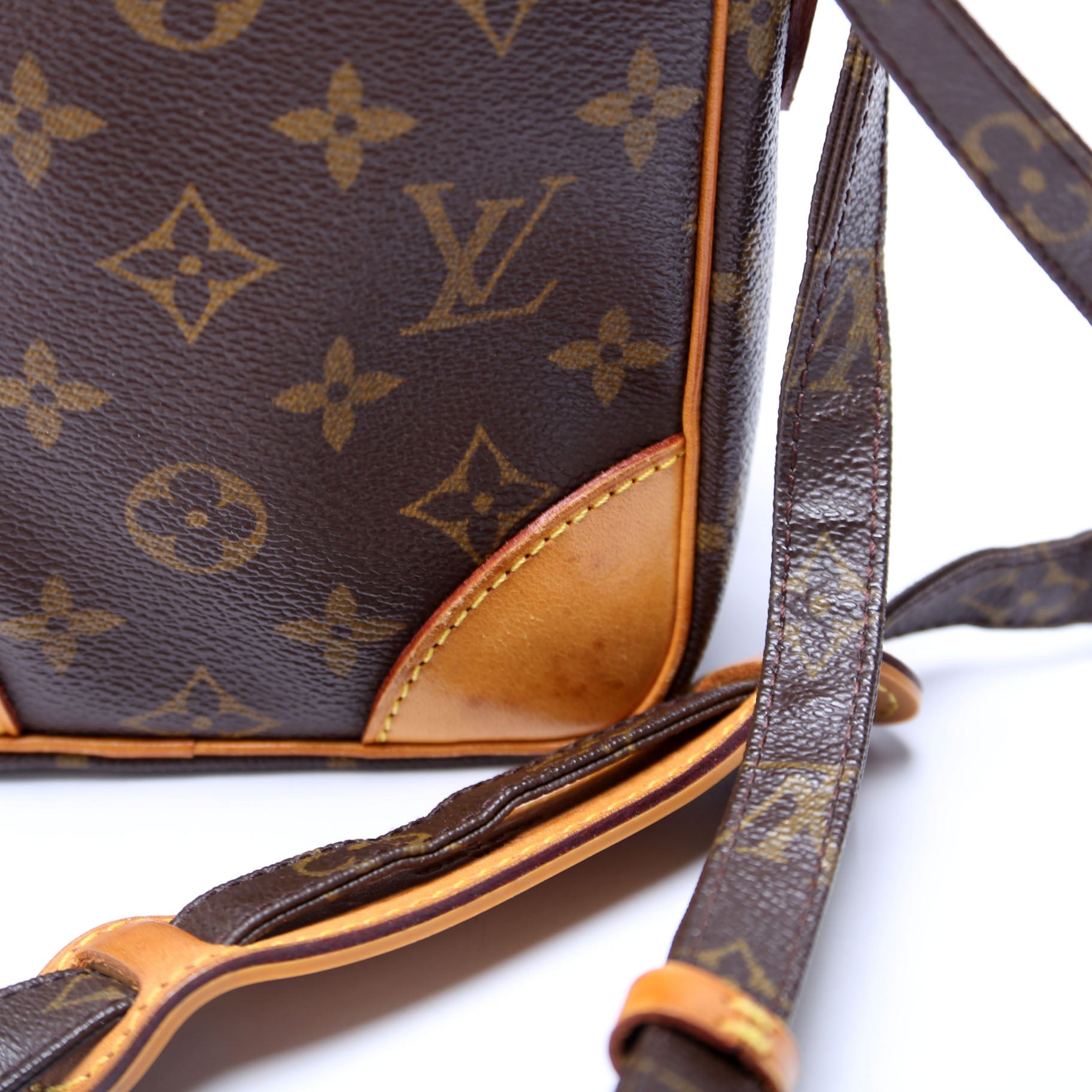 Amazone Monogram