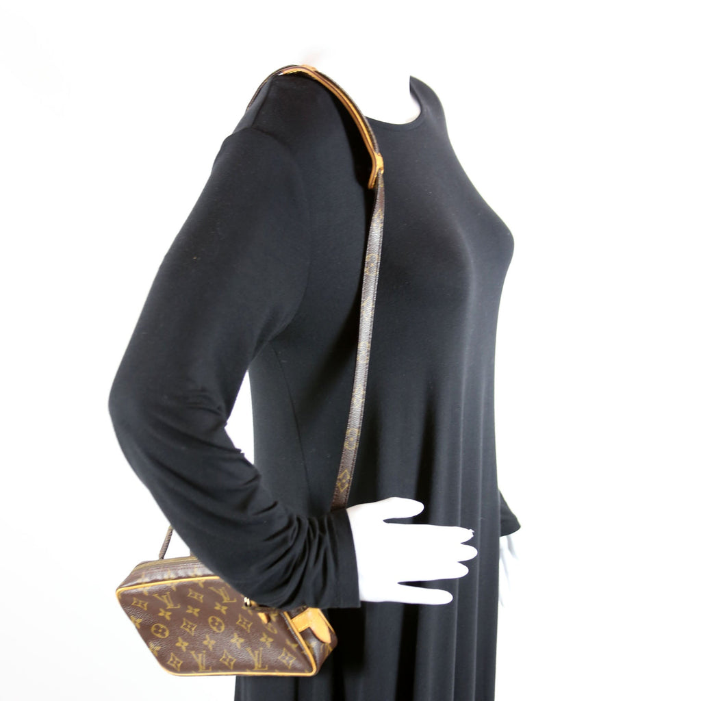 Pochette Marly Bandouliere Monogram