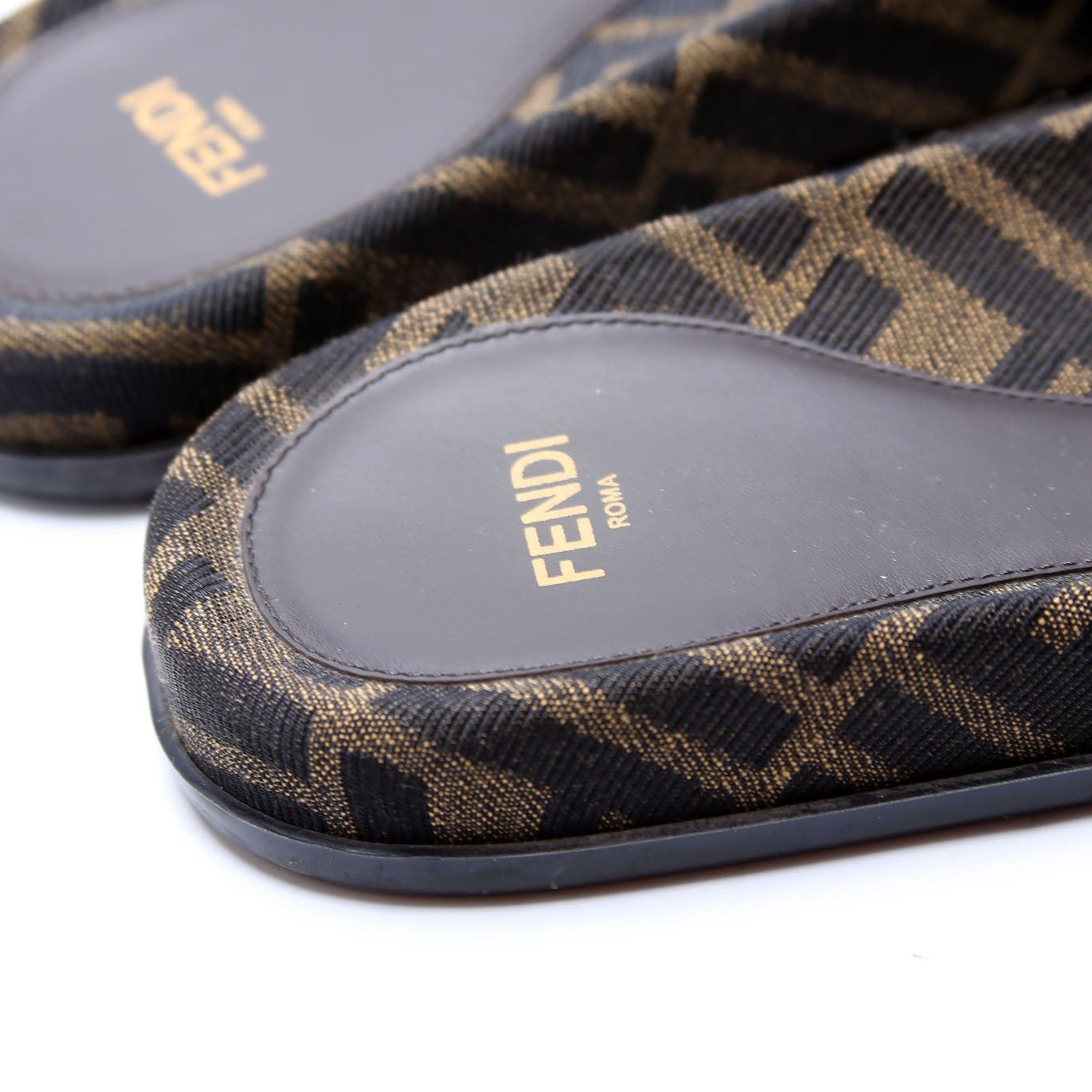 FF Zucca Knot Slides Size 36 Brown/Black