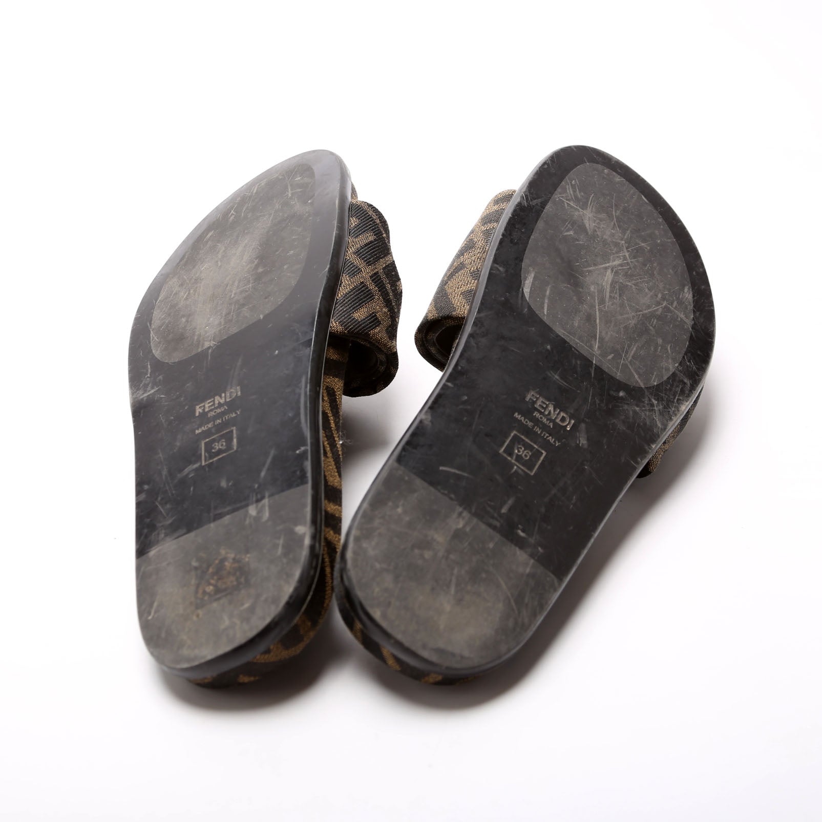FF Zucca Knot Slides Size 36 Brown/Black