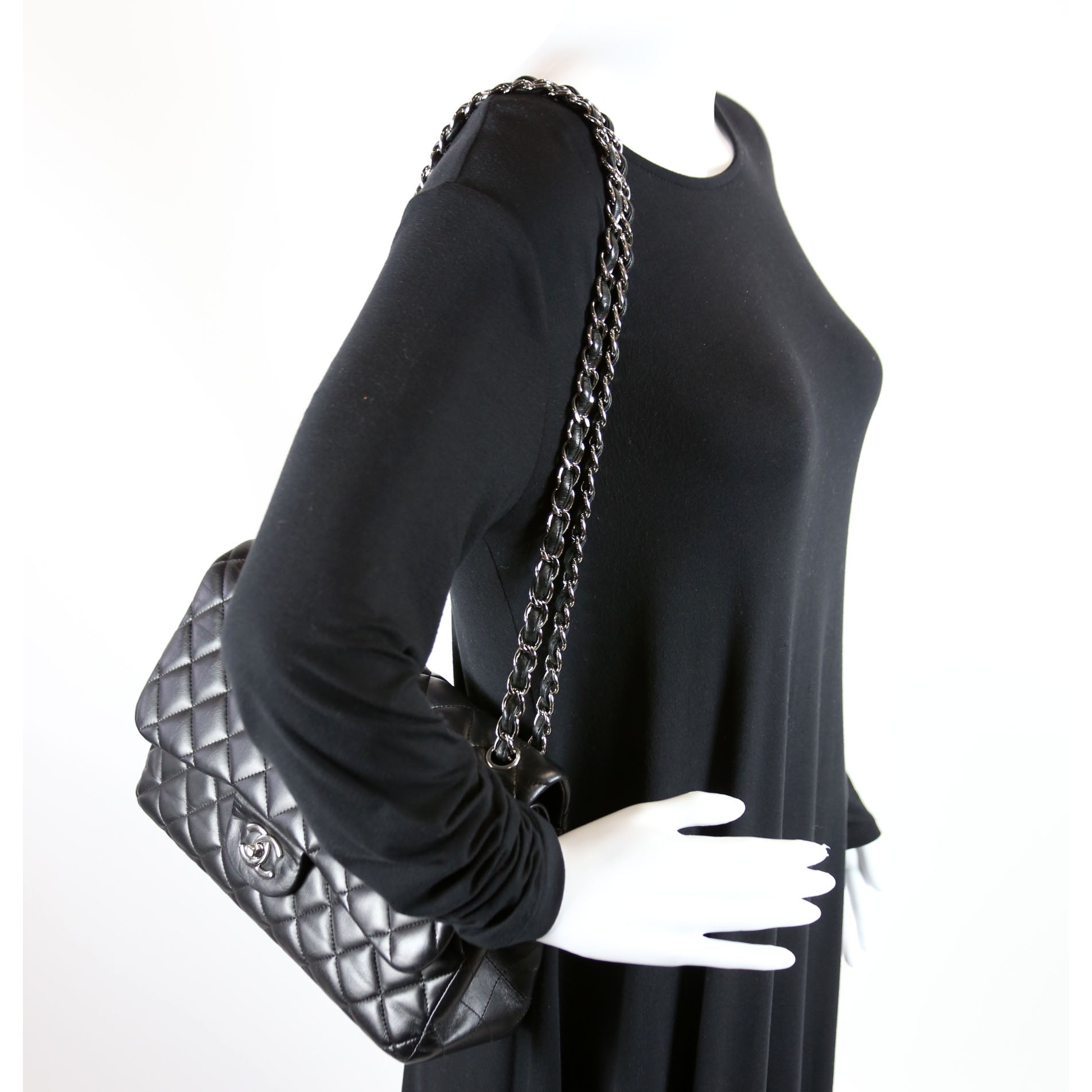 Classic Flap Jumbo Lambskin 14-16M