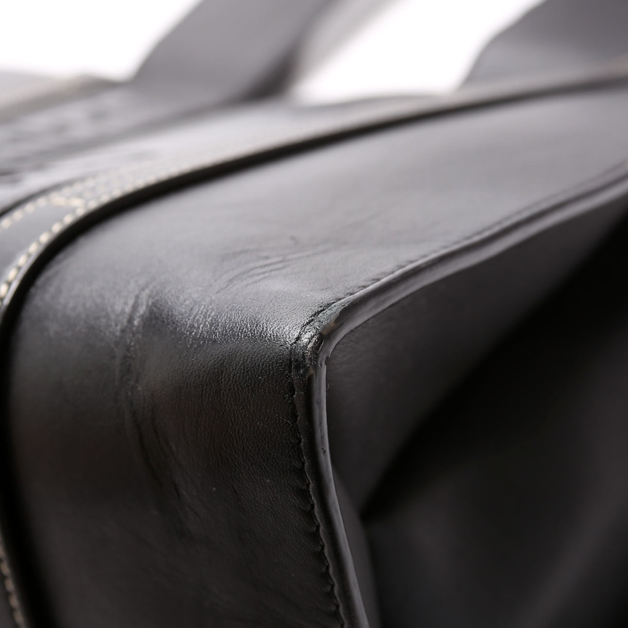 Woody Medium Leather Tote Black