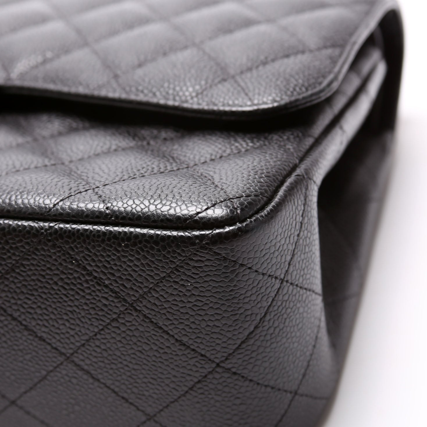 Classic Flap Jumbo Caviar 25-28M Black