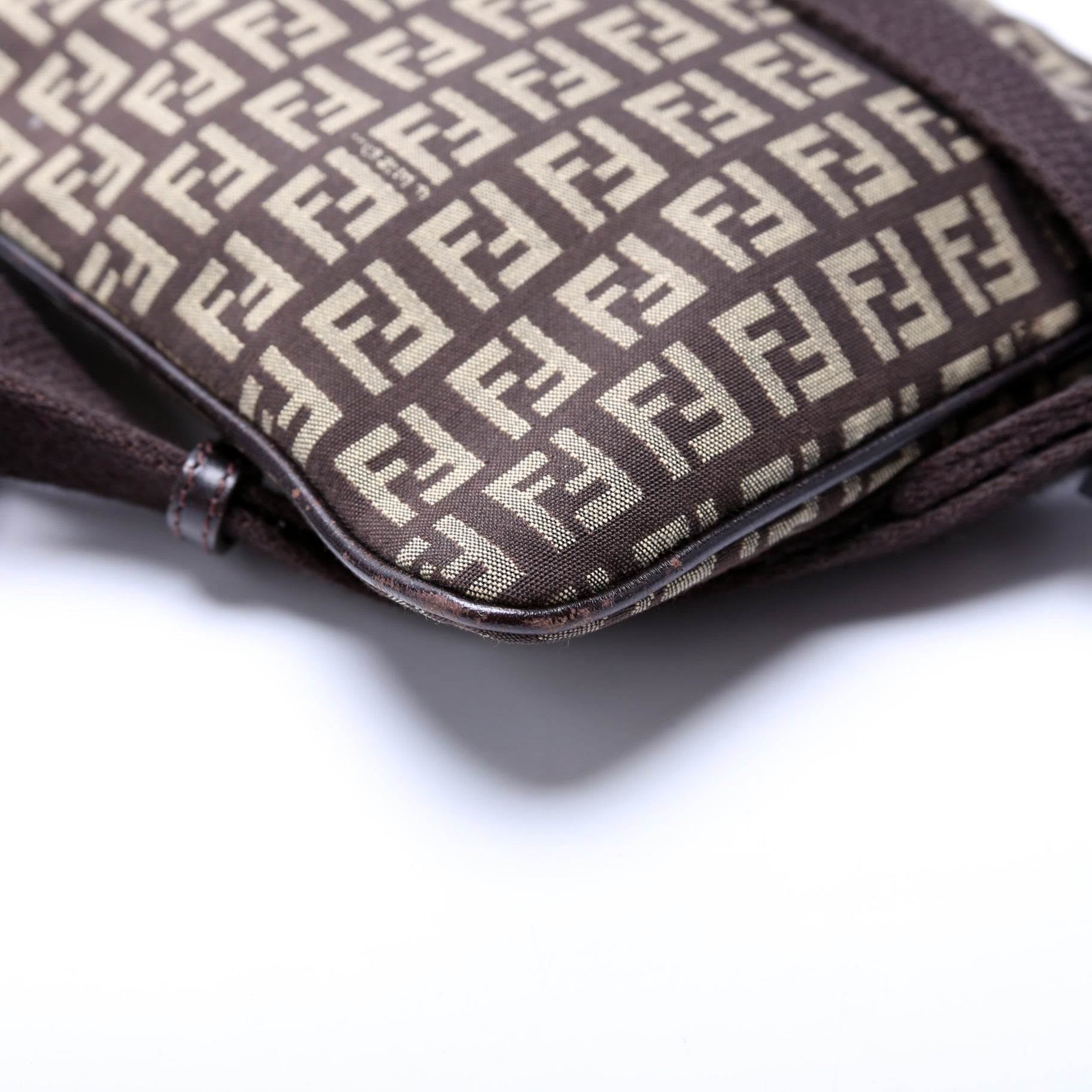 8BT079 Zucchino Flat Small Shoulder Bag