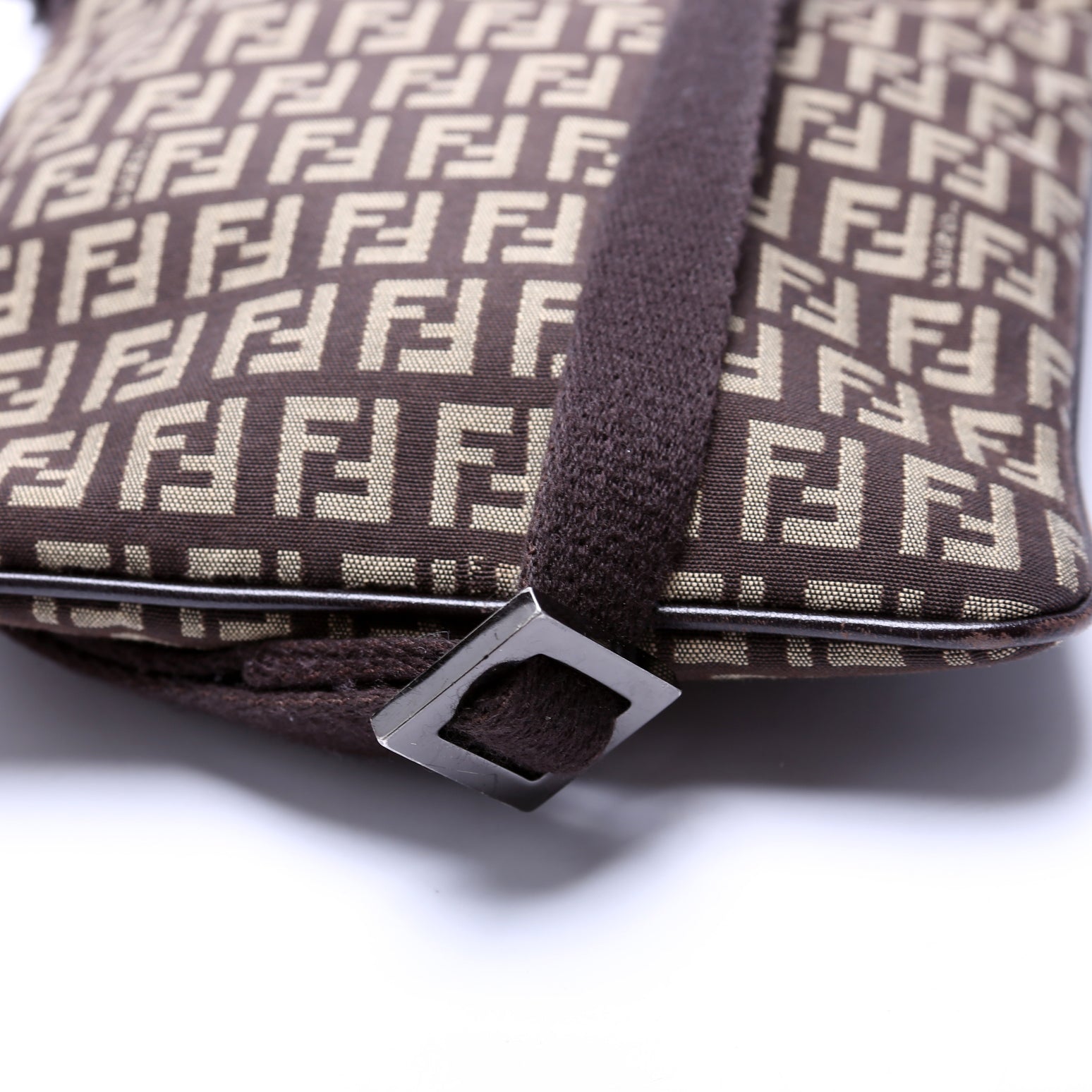 8BT079 Zucchino Flat Small Shoulder Bag