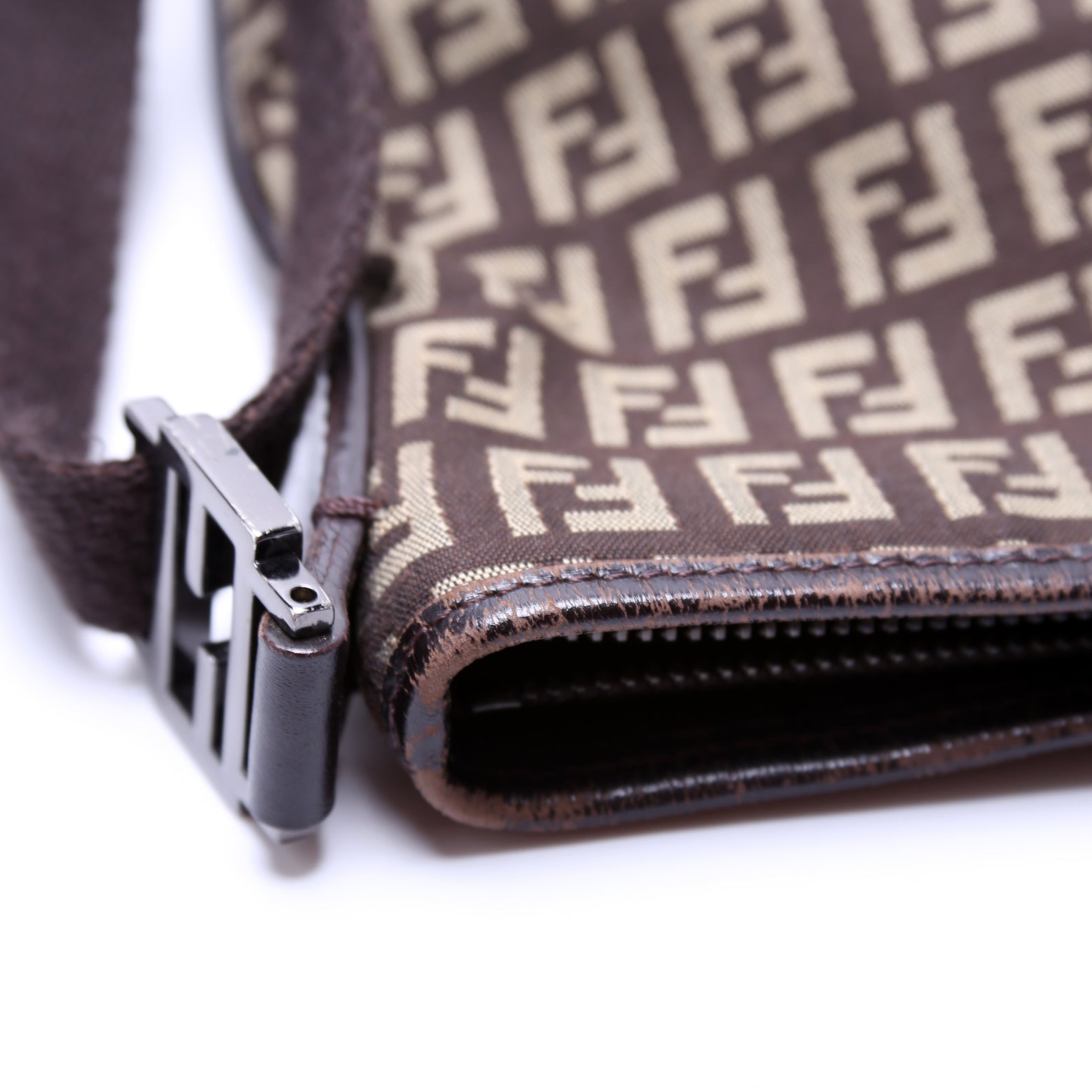 8BT079 Zucchino Flat Small Shoulder Bag