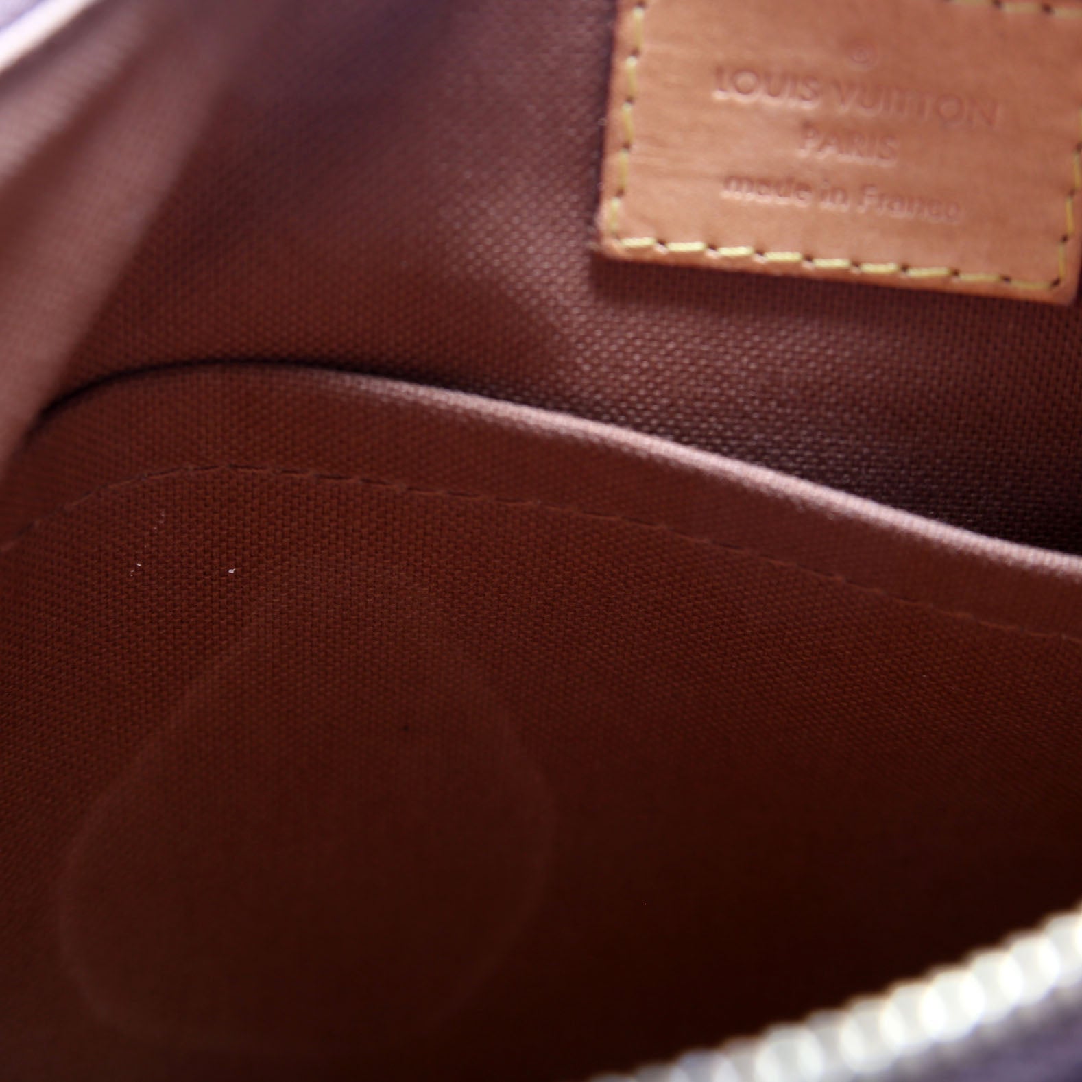 Pochette Valmy Monogram