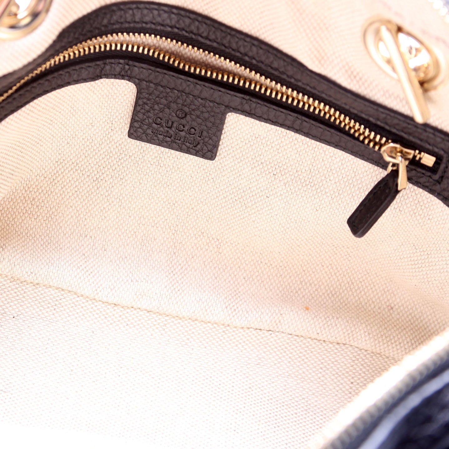 308983 Soho Chain Shoulder Bag Black