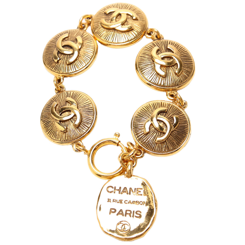 31 Rue Cambon Medallion Charm