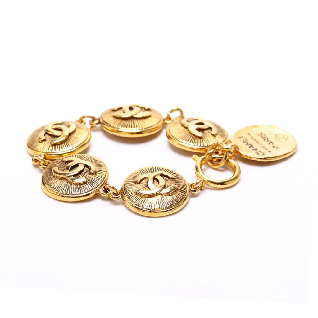 31 Rue Cambon Medallion Charm