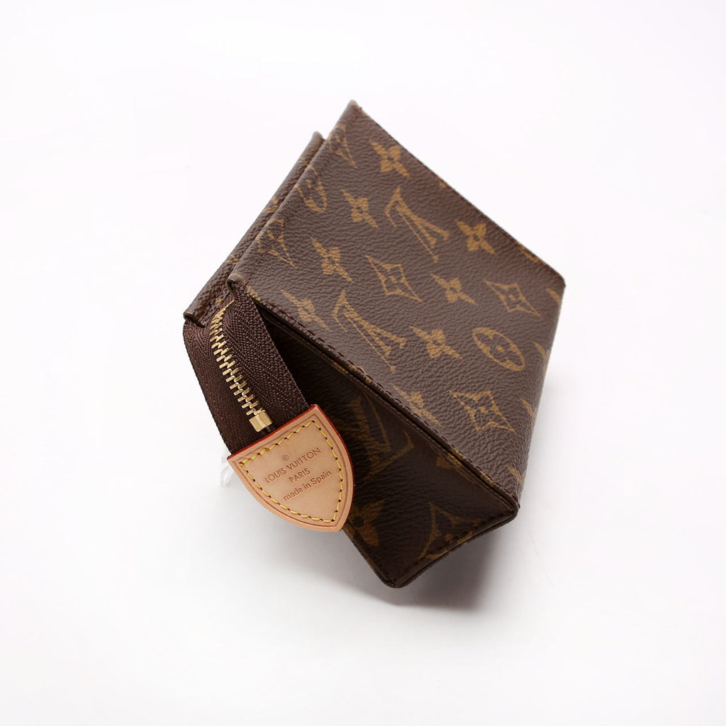 Toiletry Pouch 15 Monogram Newer