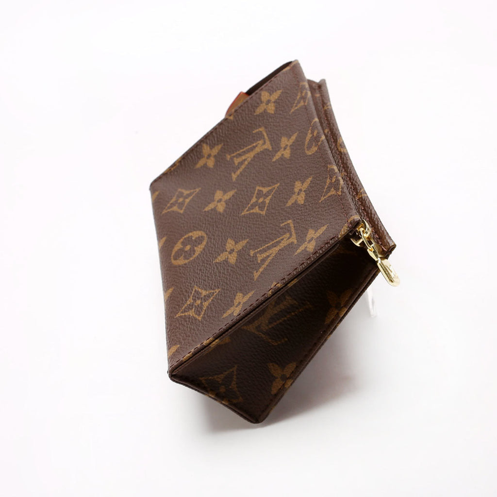 Toiletry Pouch 15 Monogram Newer