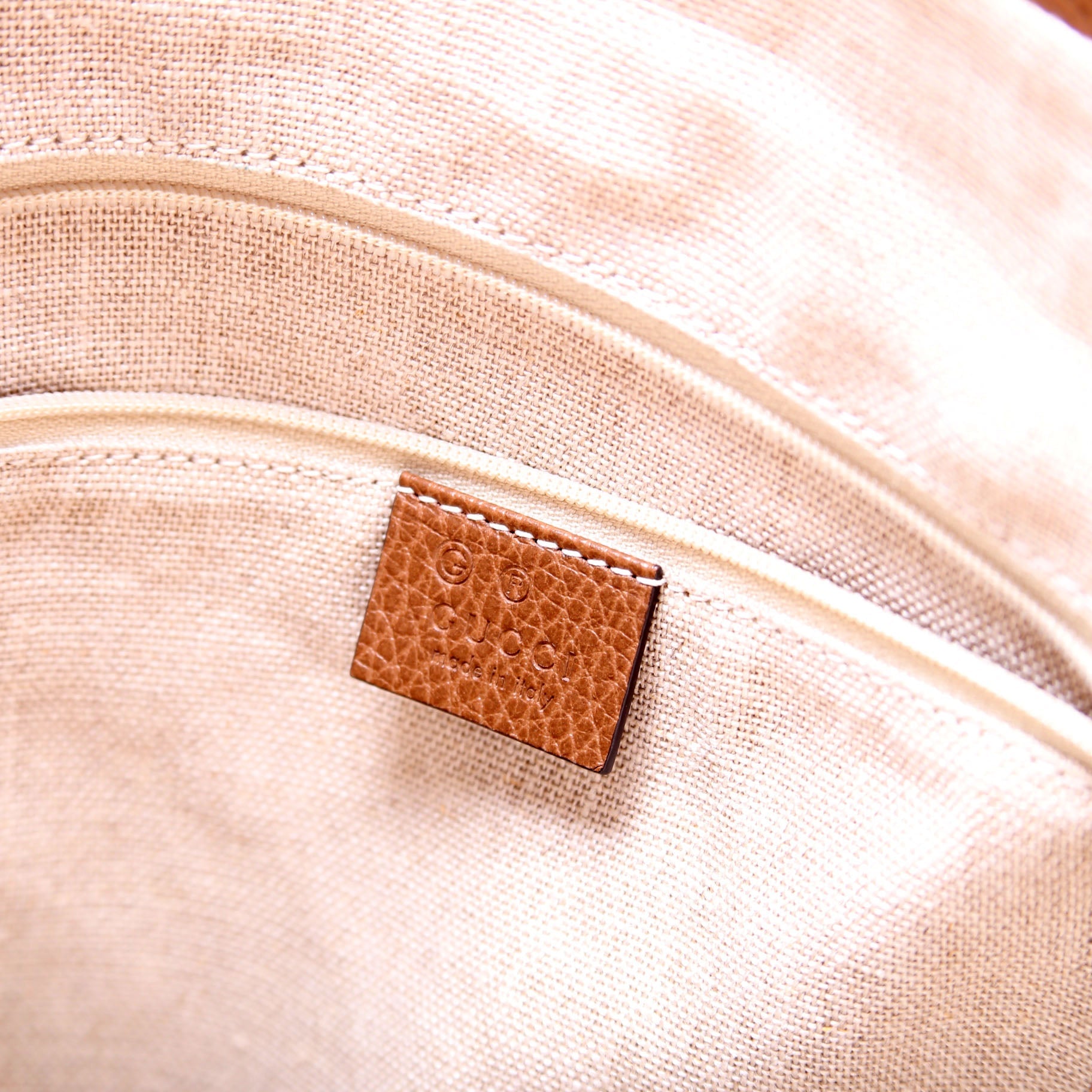 GG Canvas Bree Hobo Brown