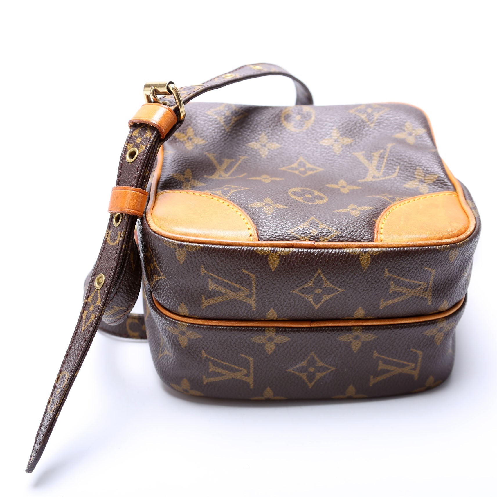 Amazone Monogram