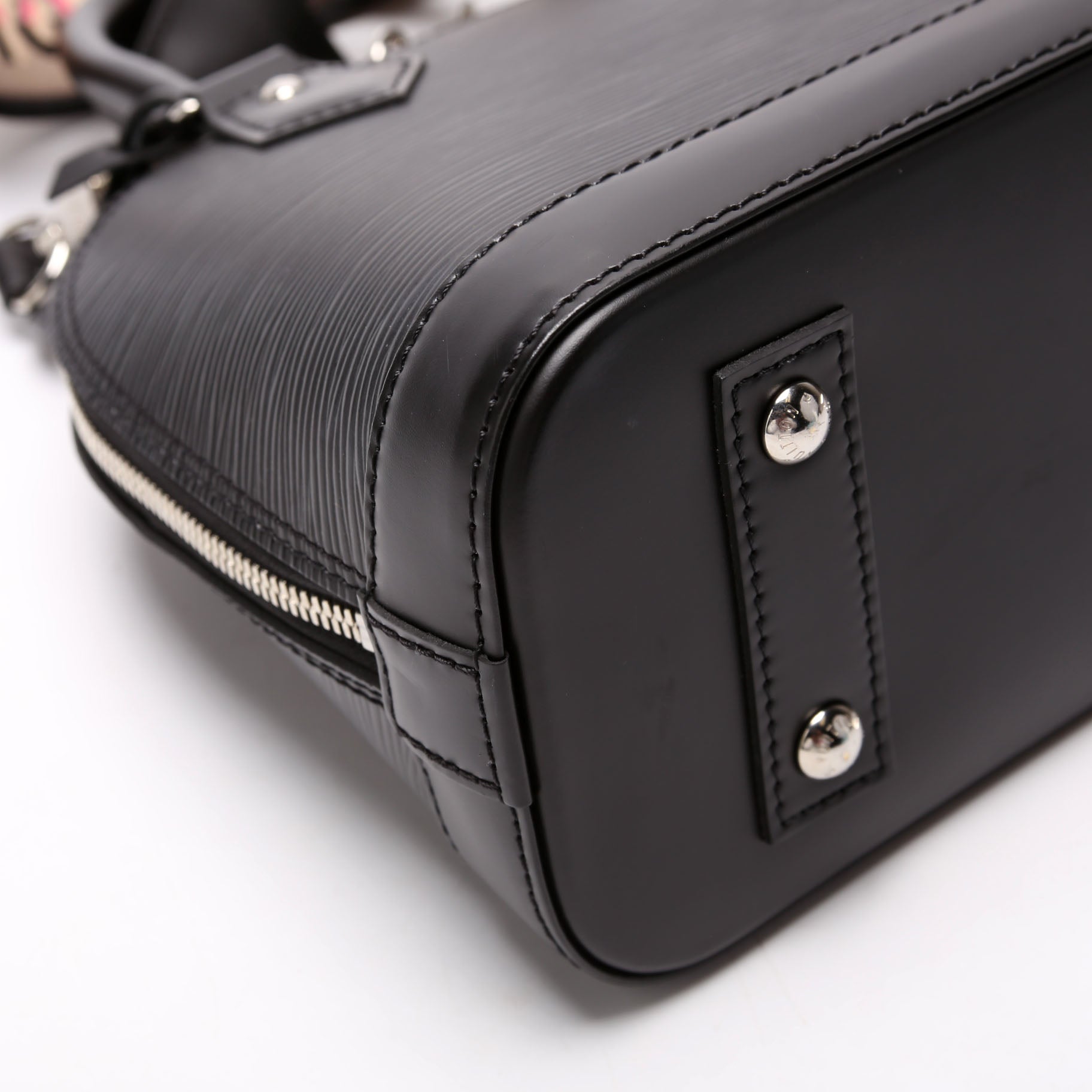 Alma BB Epi With Strap Black