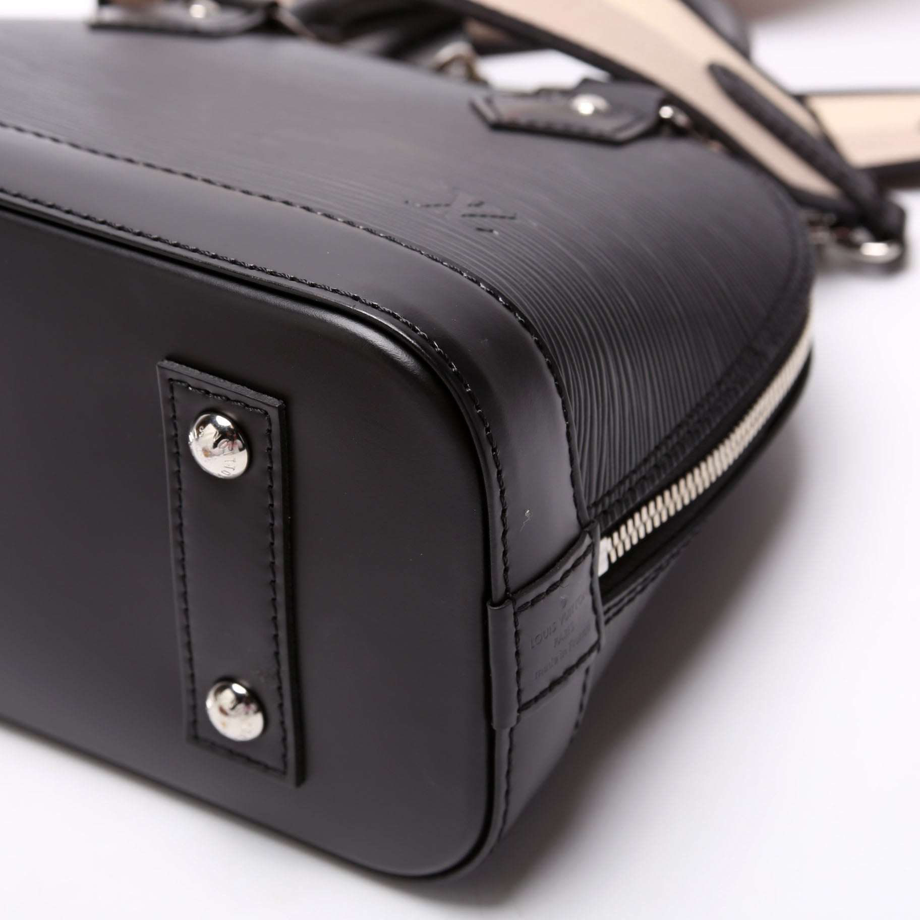 Alma BB Epi With Strap Black