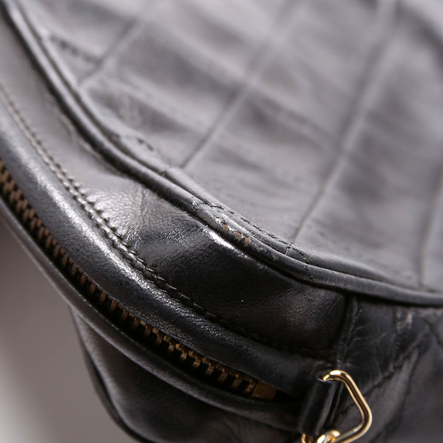 CC Front Pocket Tassel Camera Bag Vintage Black/Gold