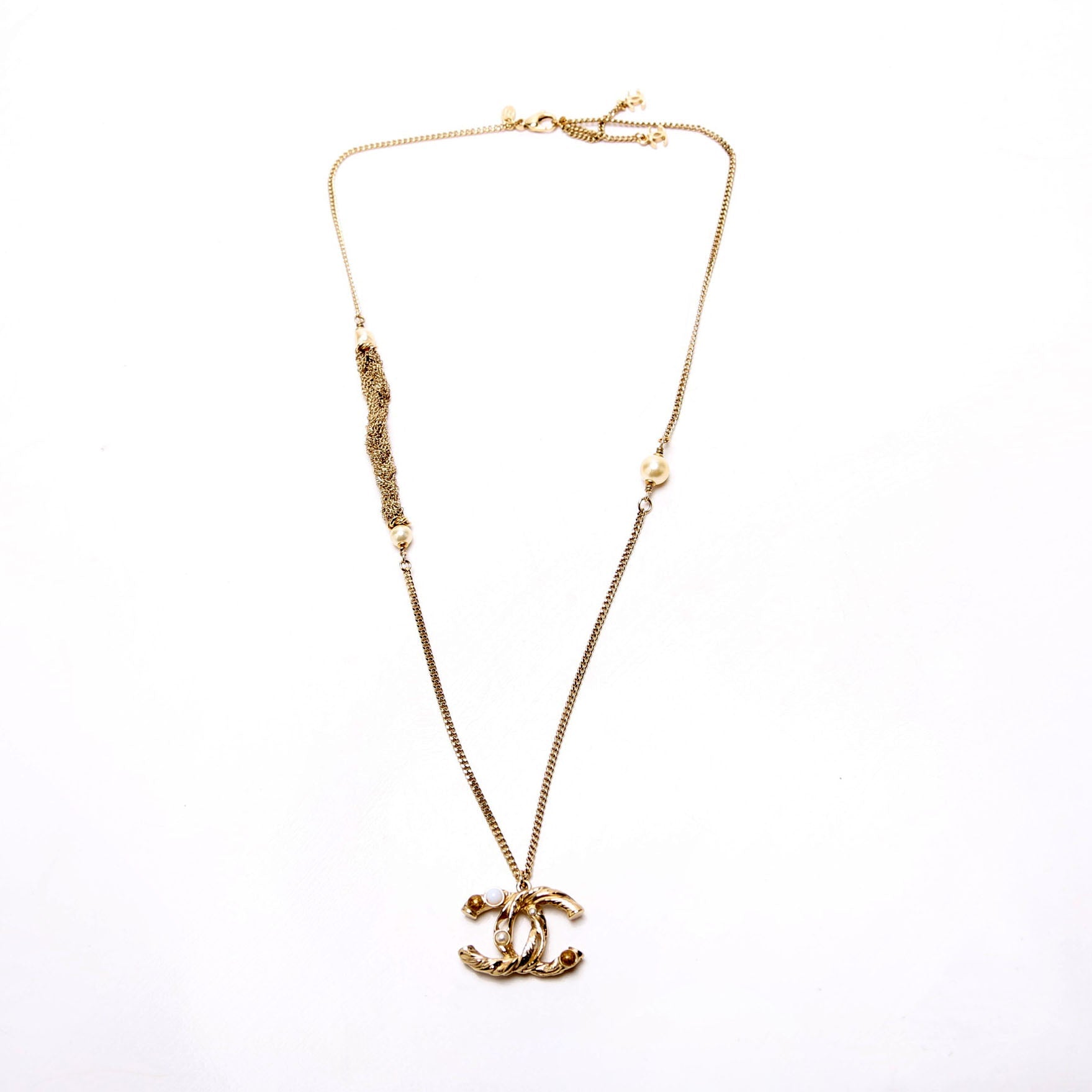 CC Pendant Pearl/Braided Chain Gold