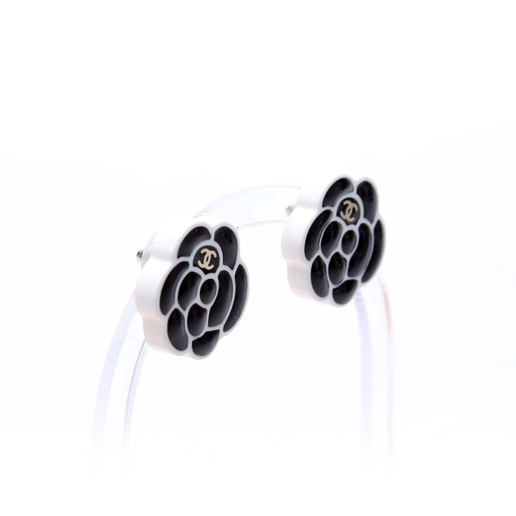 Camellia Flower Resin Earrings Black/White