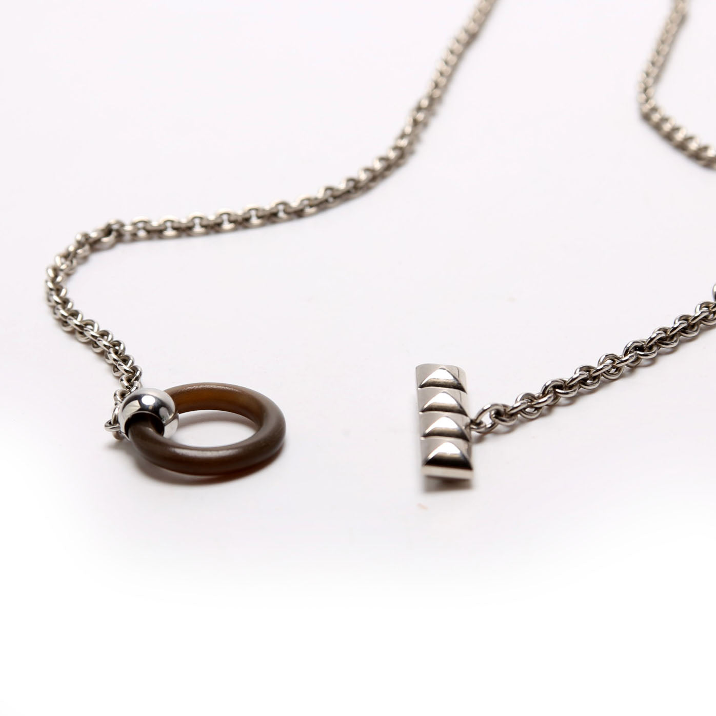 Medor XO Pendant Necklace Silver/Black