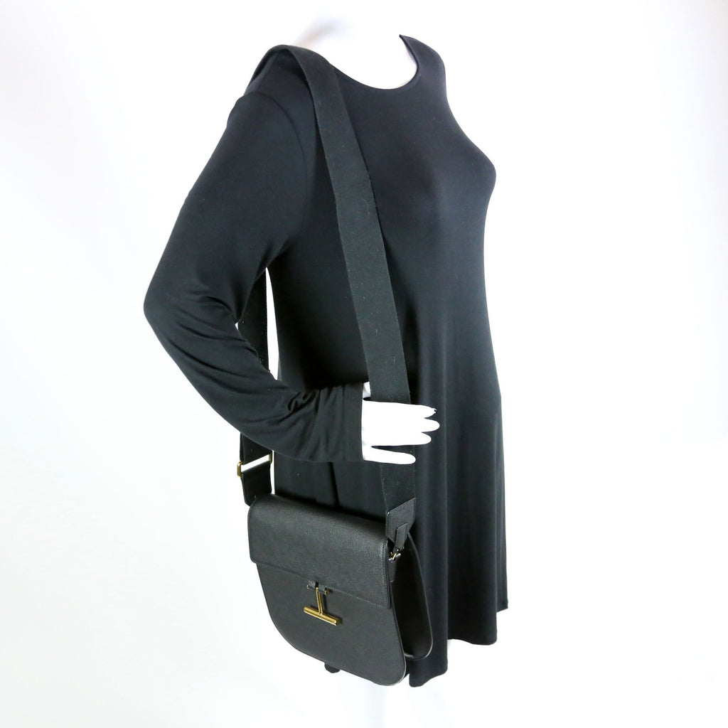 T Clasp Tara Crossbody Grained Calfskin Black