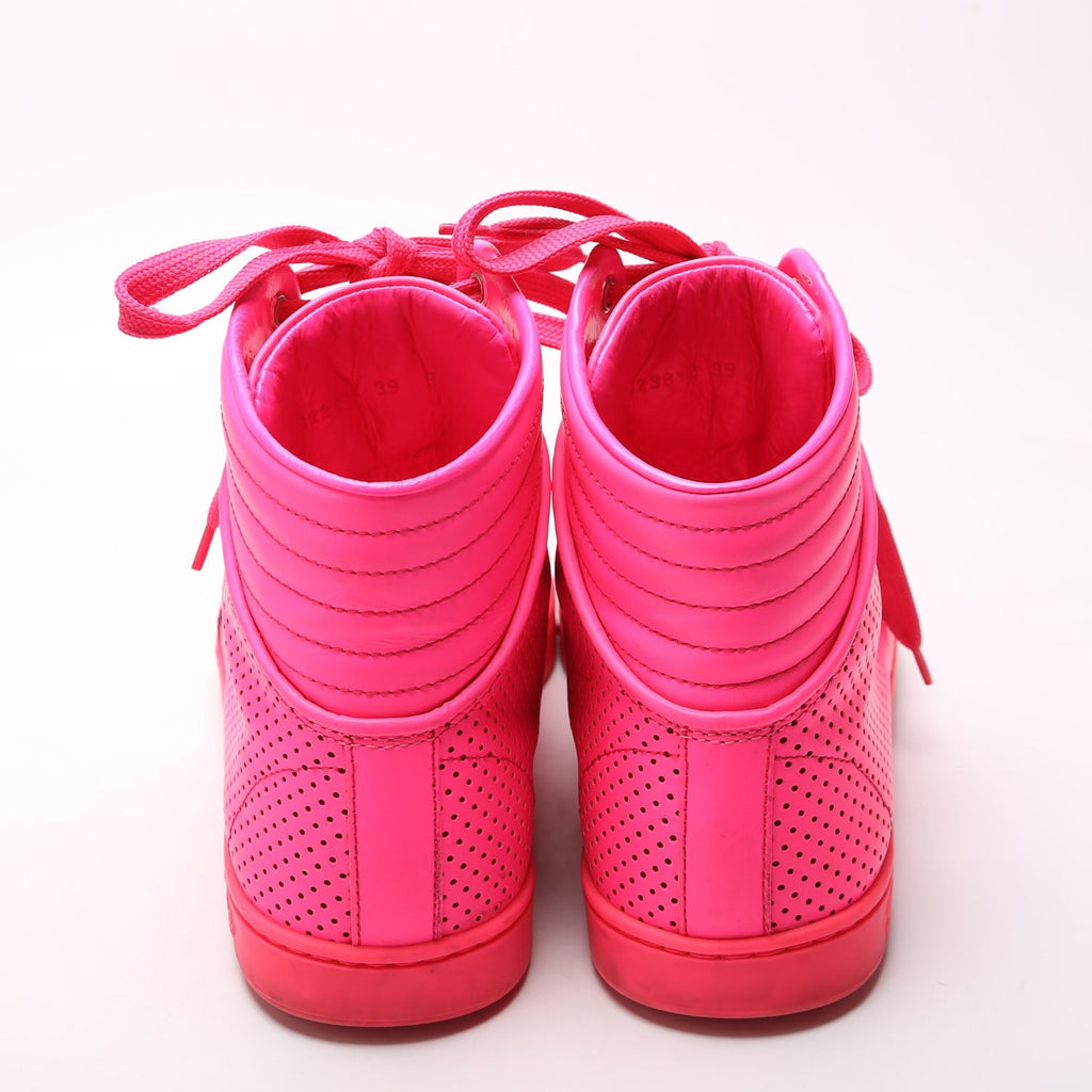 Gucci High Top Leather Sneakers Size 39