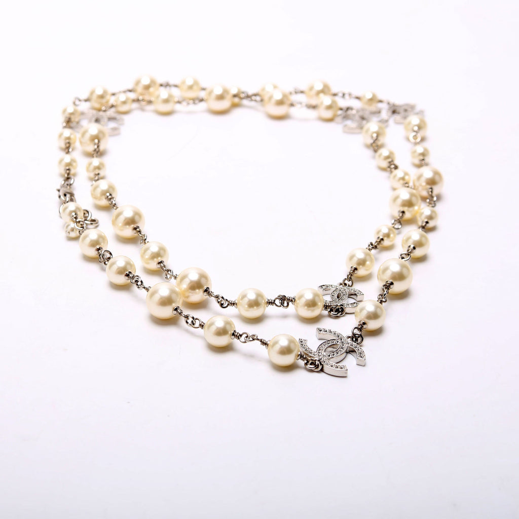 CC Graduated Pearl/Crystal Long Necklace Silver