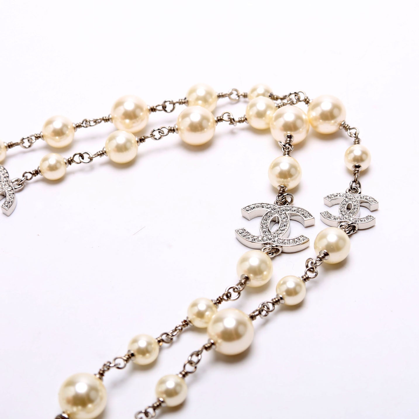 CC Graduated Pearl/Crystal Long Necklace Silver