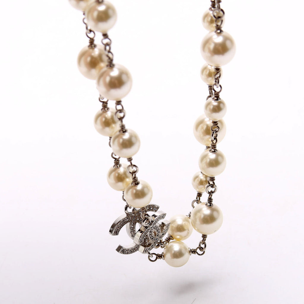 CC Graduated Pearl/Crystal Long Necklace Silver