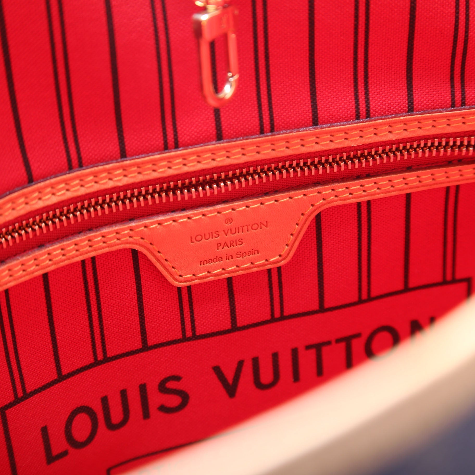 Neverfull MM Monogram Red