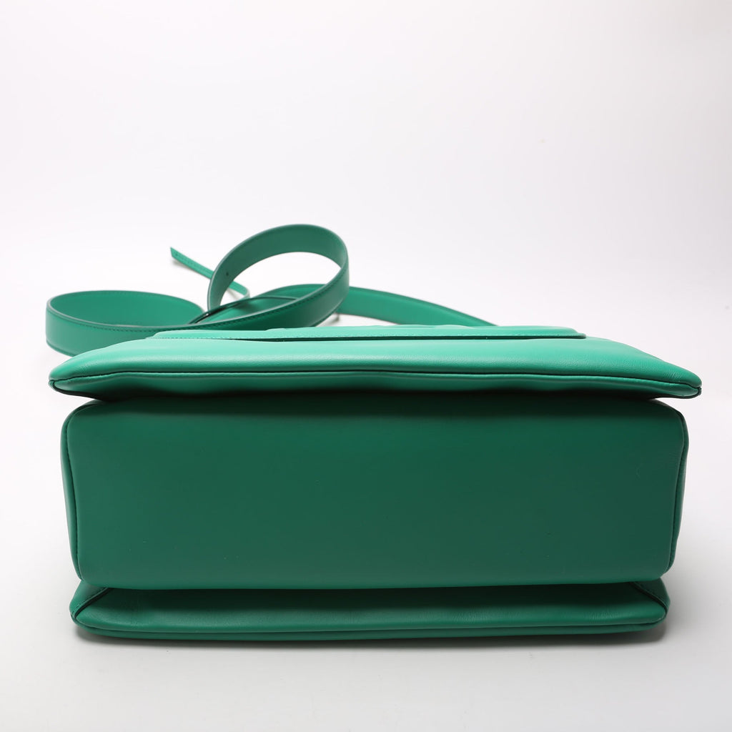 Mode Travia Medium Spanish Leather Shoulder Bag Green