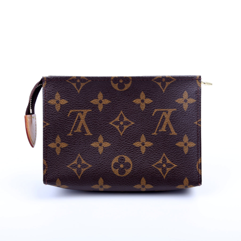 Toiletry Pouch 15 Monogram Newer