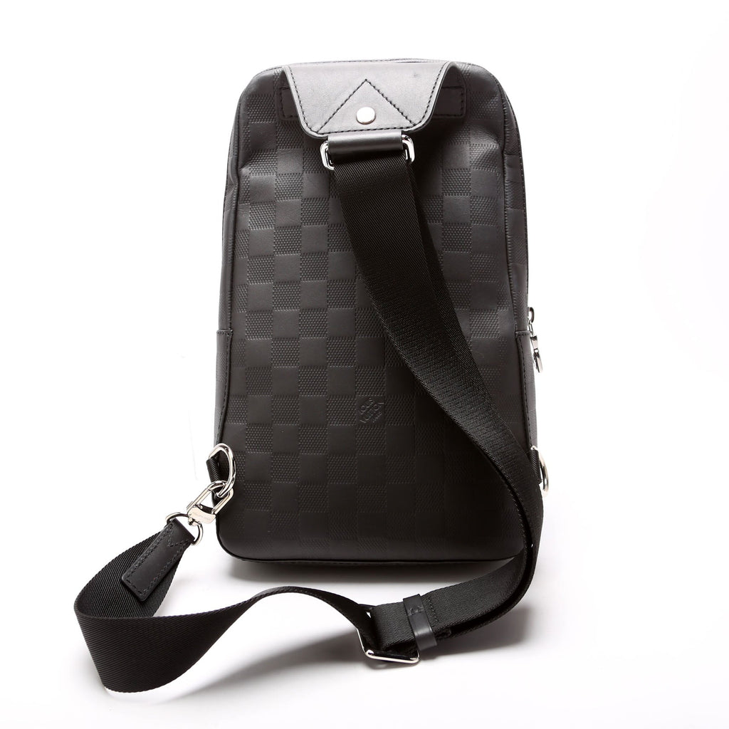 Avenue Sling Bag Infini Leather Black