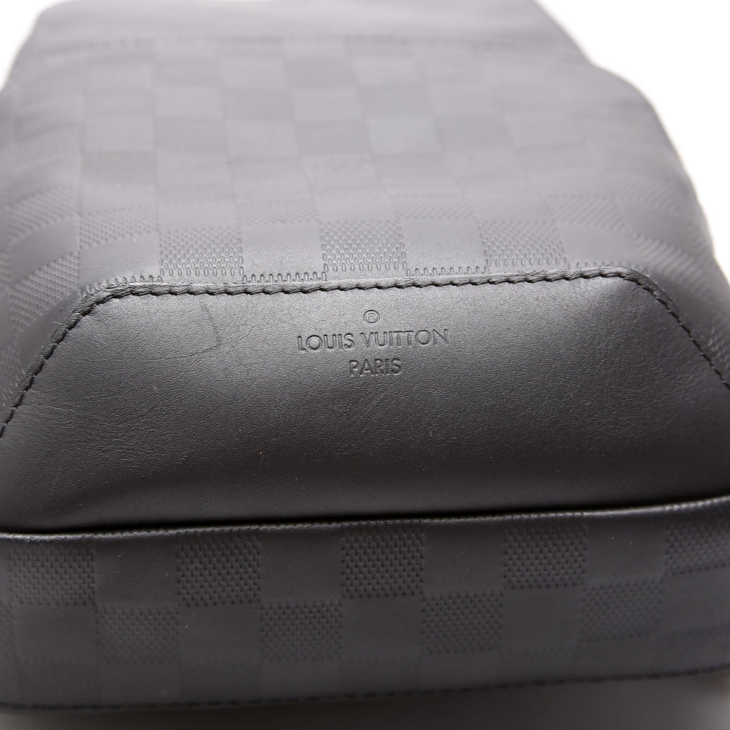 Avenue Sling Bag Infini Leather Black