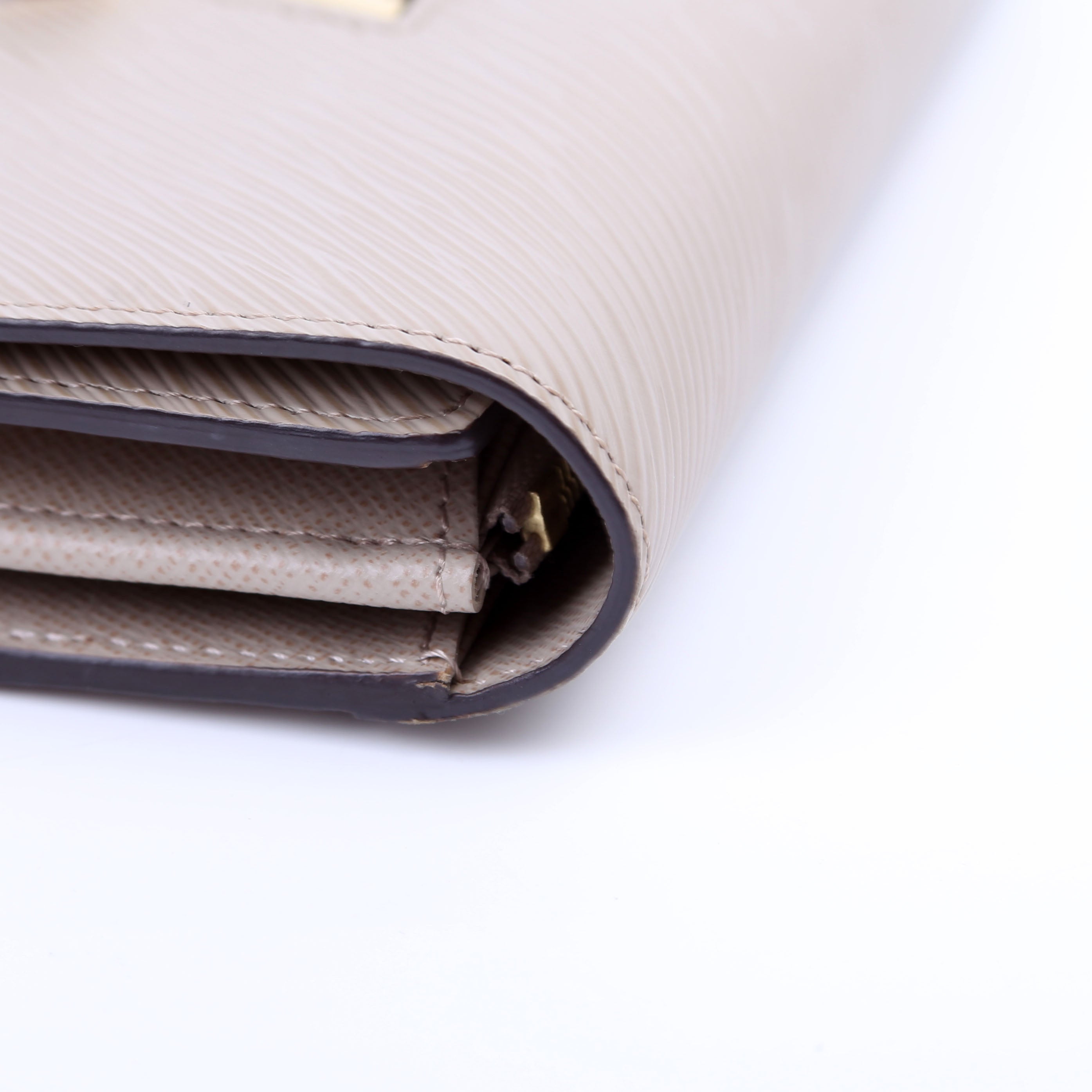 Twist Long Wallet Epi Taupe