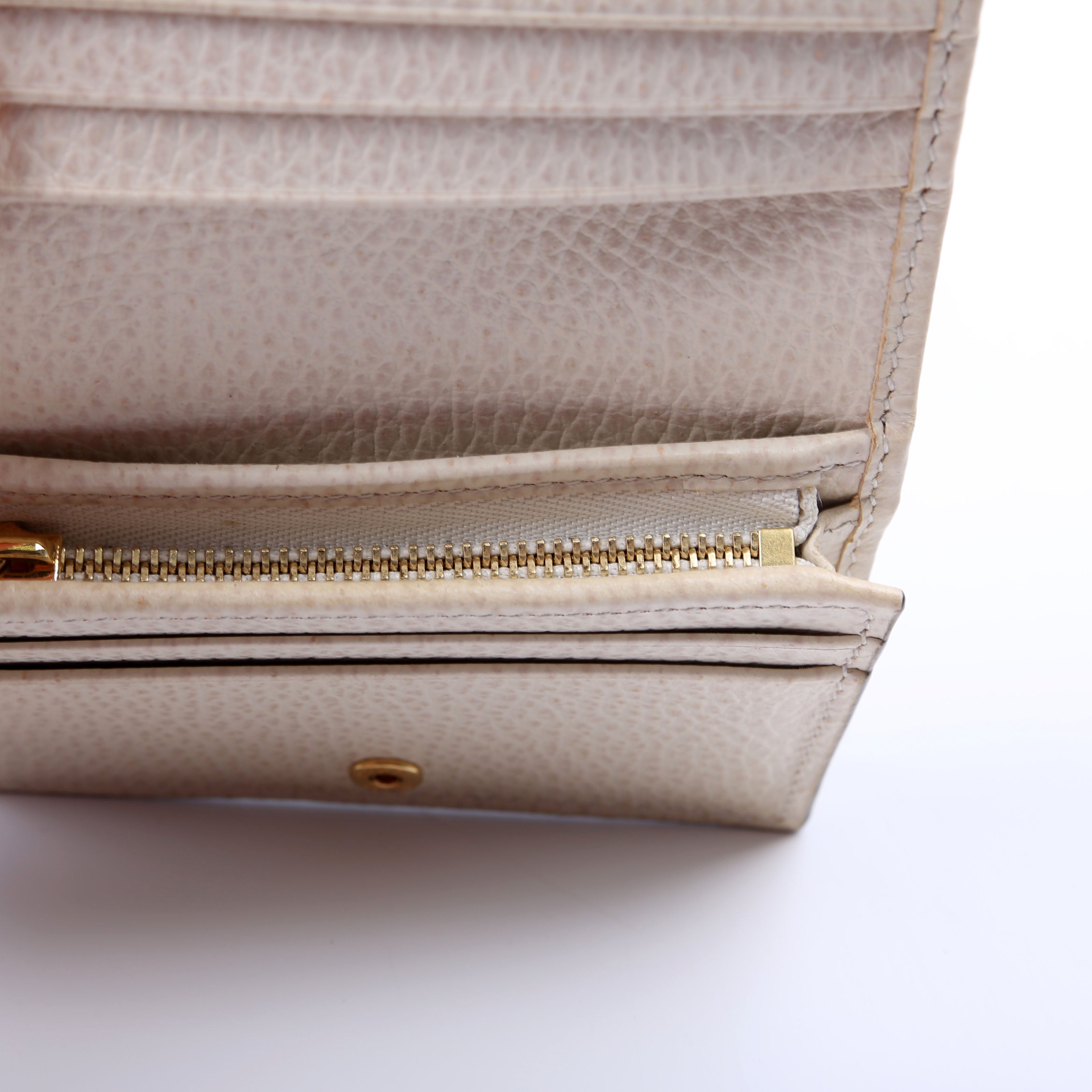 658610 GG Supreme Marmont Card Case White