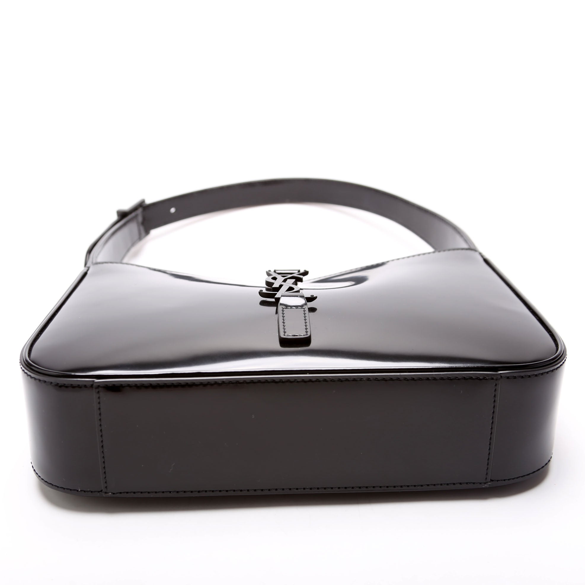 657228 Le A 7 Hobo Monochrome Patent Black