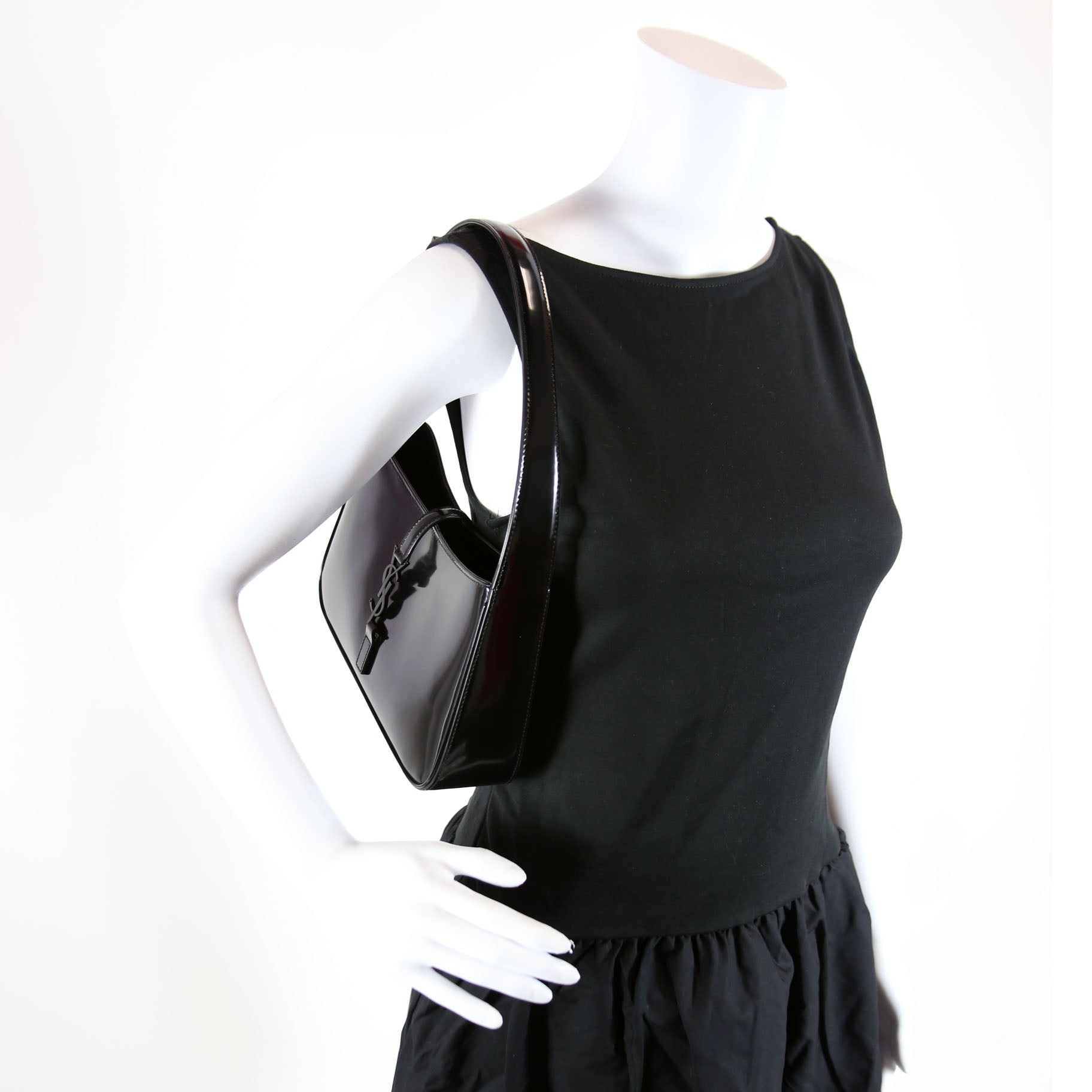657228 Le A 7 Hobo Monochrome Patent Black
