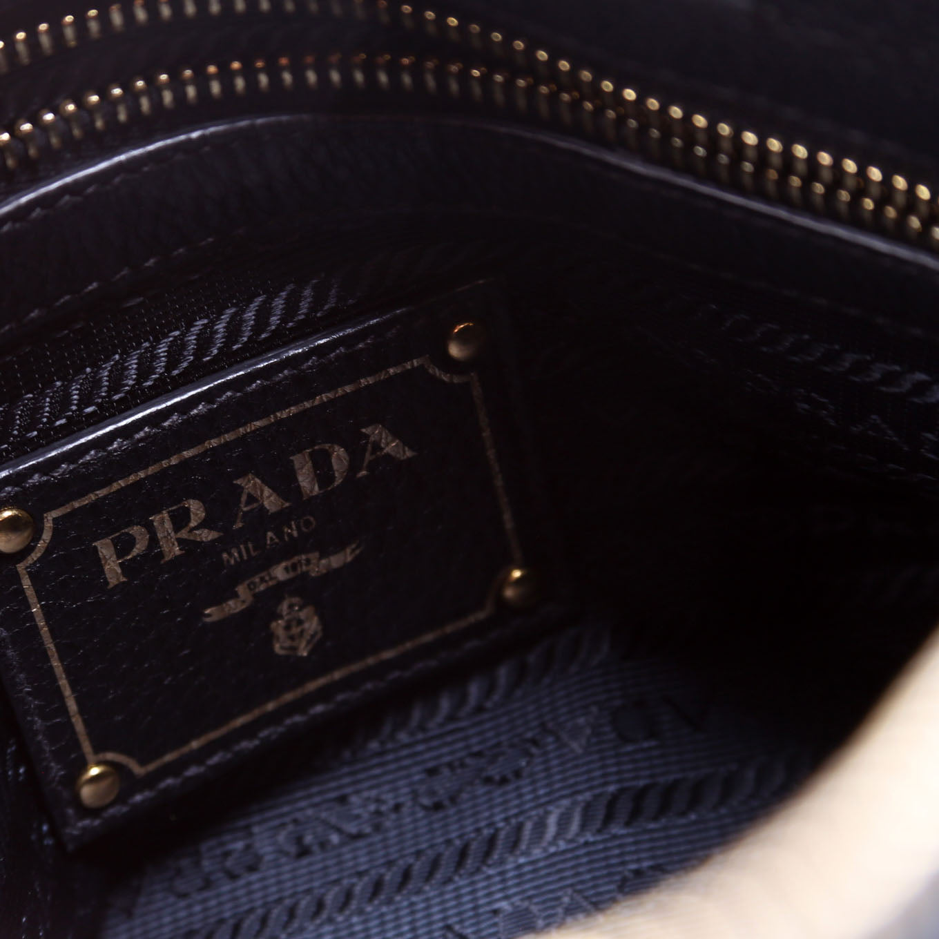 1BB023 Vitello Daino Phenix Boston Bag Black