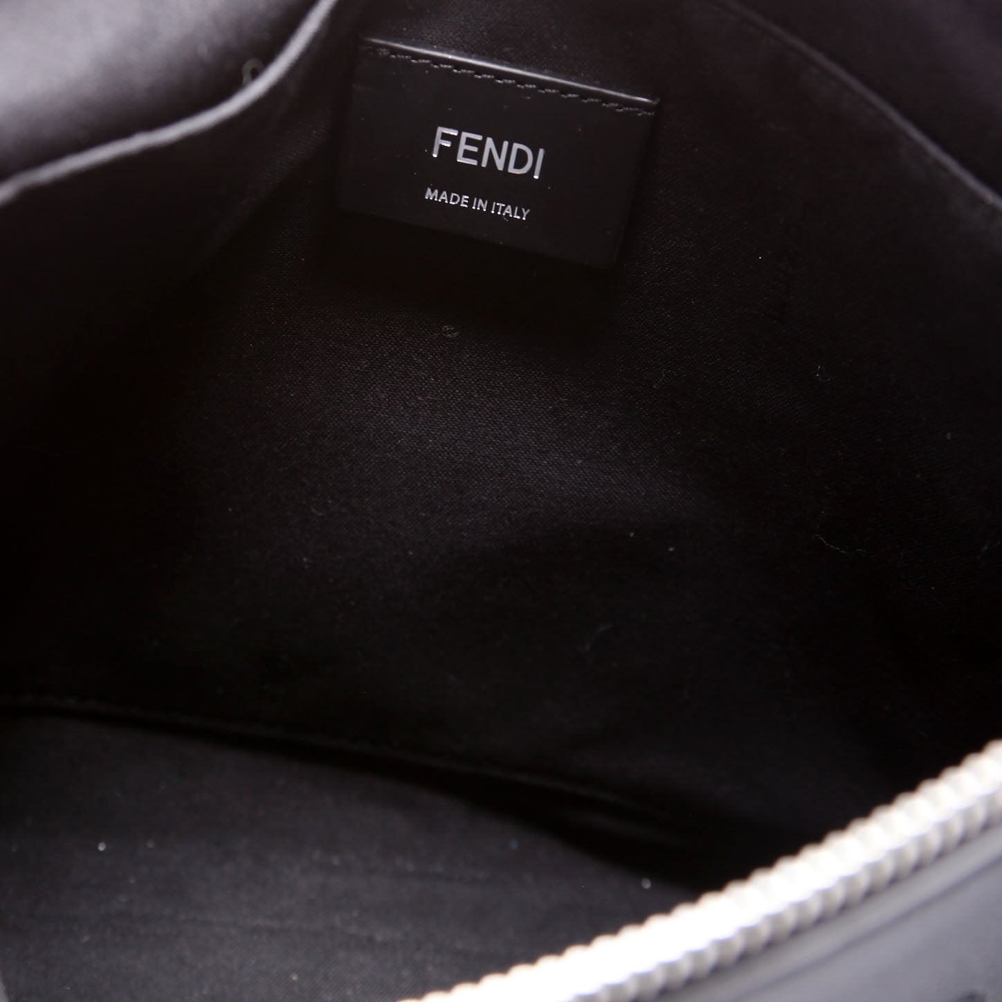 7VA491 Roma Leather Flat Pouch Black